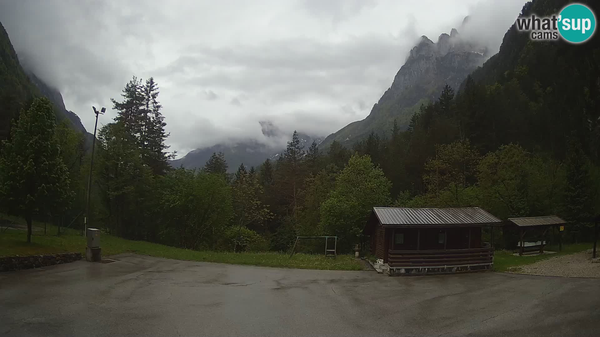 Log pod Mangartom webcam – Vista su Jerebica e Rombon – Bovec – Slovenia