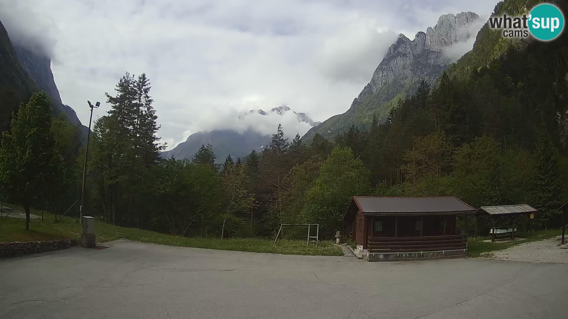Log pod Mangartom webcam – Vista su Jerebica e Rombon – Bovec – Slovenia