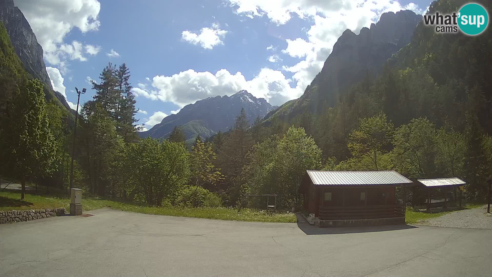 Log pod Mangartom webcam – Vista su Jerebica e Rombon – Bovec – Slovenia