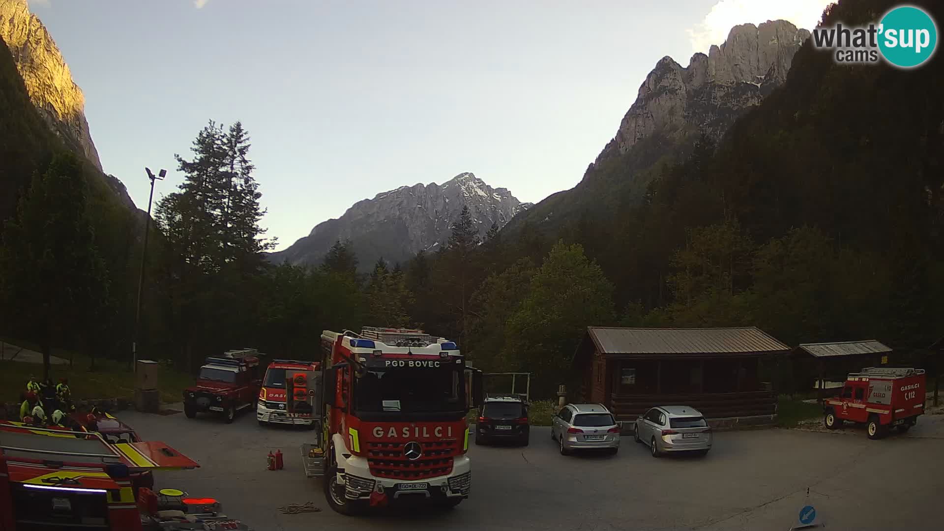 Web kamera Log pod Mangartom – Pogled na Jerebicu i Rombon – Bovec – Slovenija