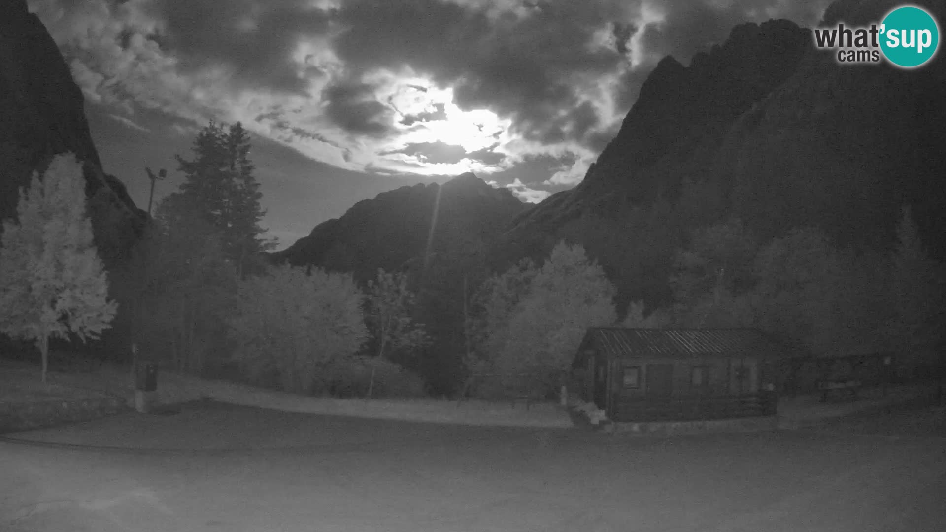 Log pod Mangartom webcam – Vista su Jerebica e Rombon – Bovec – Slovenia