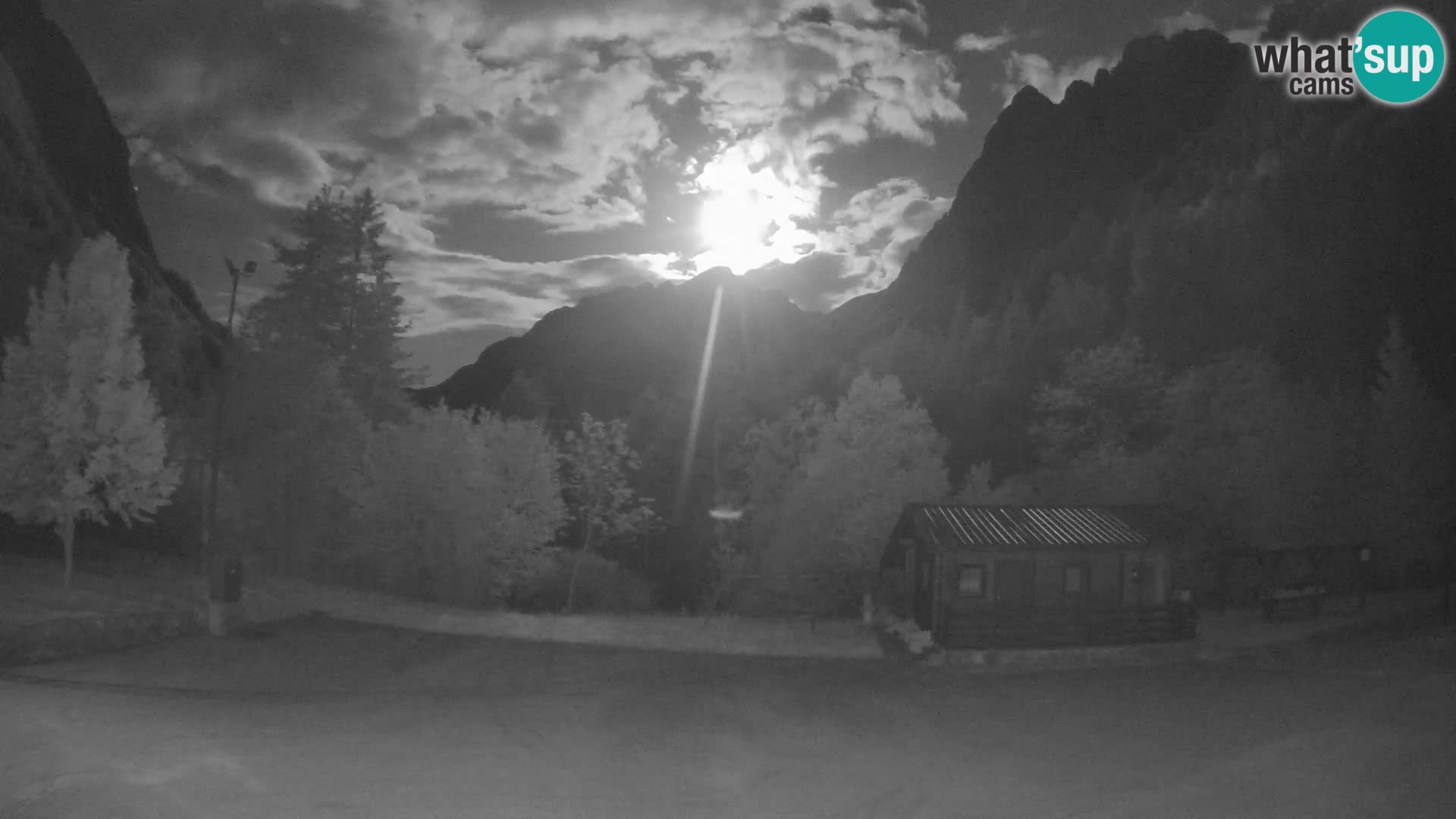 Log pod Mangartom webcam – Vista su Jerebica e Rombon – Bovec – Slovenia
