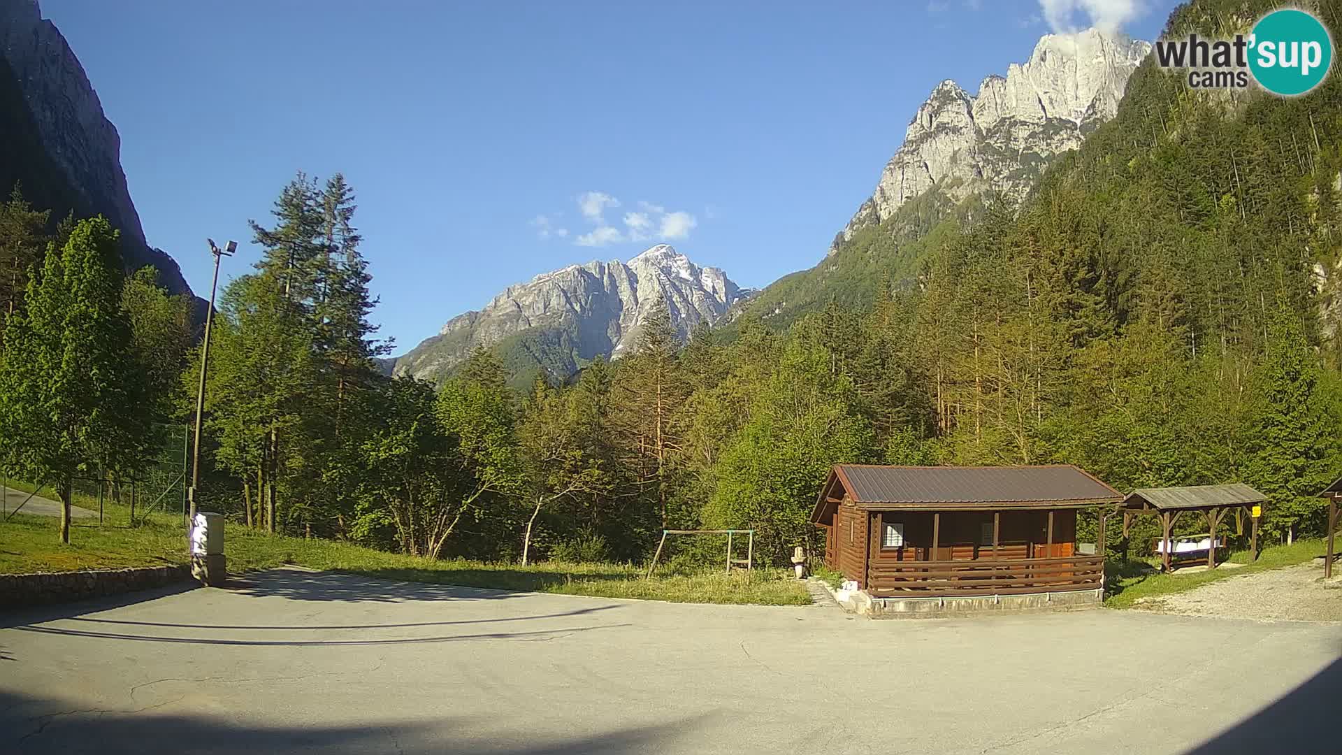 Log pod Mangartom webcam – Vista su Jerebica e Rombon – Bovec – Slovenia