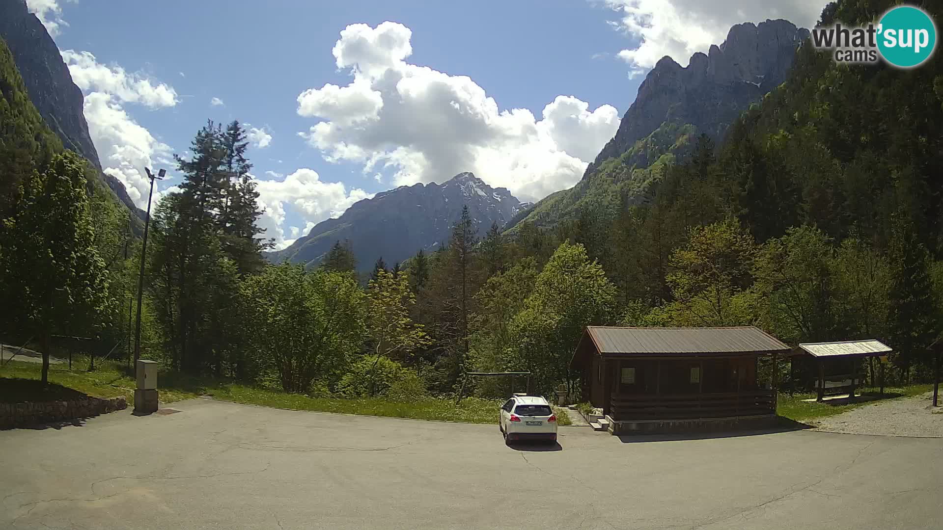 Log pod Mangartom webcam – Vista su Jerebica e Rombon – Bovec – Slovenia