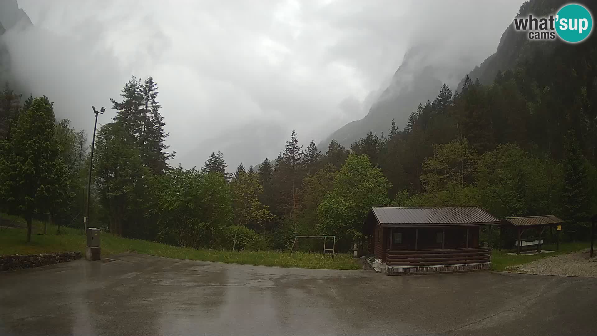 Log pod Mangartom webcam – Vista su Jerebica e Rombon – Bovec – Slovenia