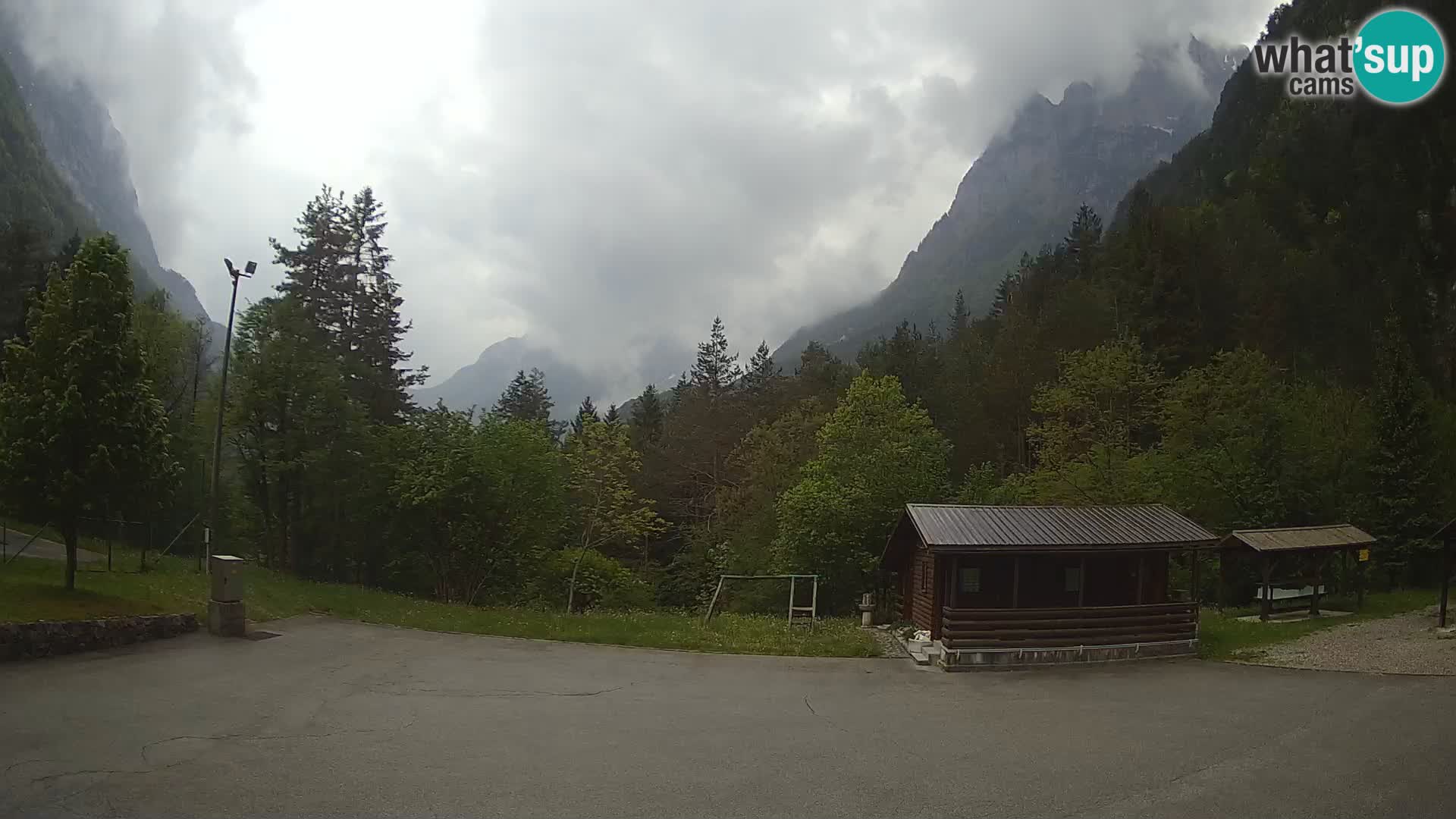 Log pod Mangartom webcam – Vista su Jerebica e Rombon – Bovec – Slovenia