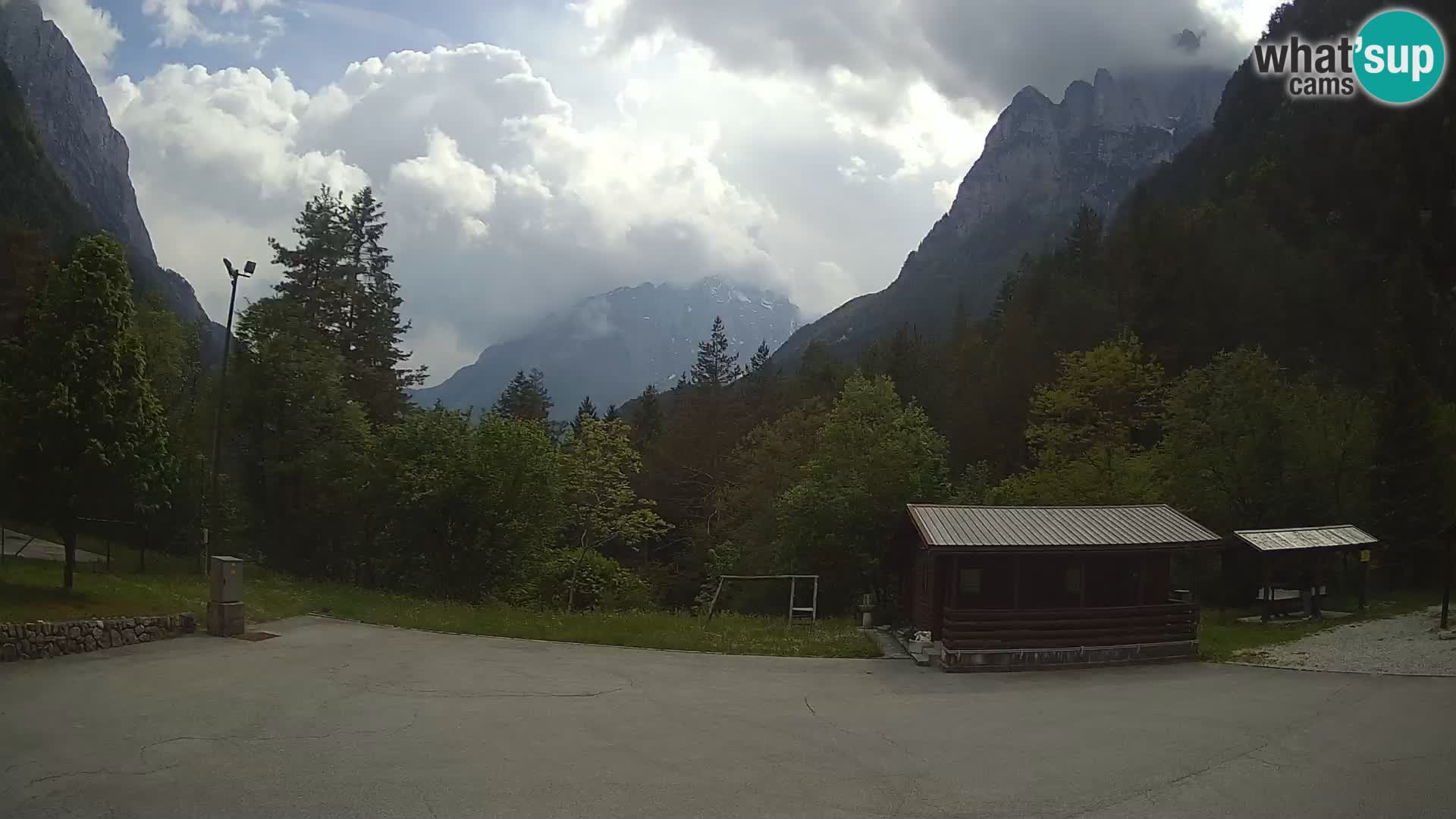 Log pod Mangartom webcam – Vista su Jerebica e Rombon – Bovec – Slovenia