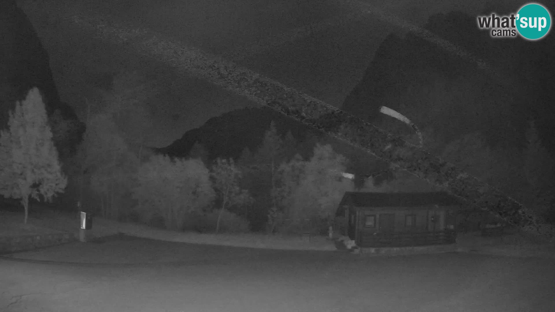 Spletna kamera Log pod Mangartom – Pogled na Jerebico in Rombon – Bovec – Slovenija