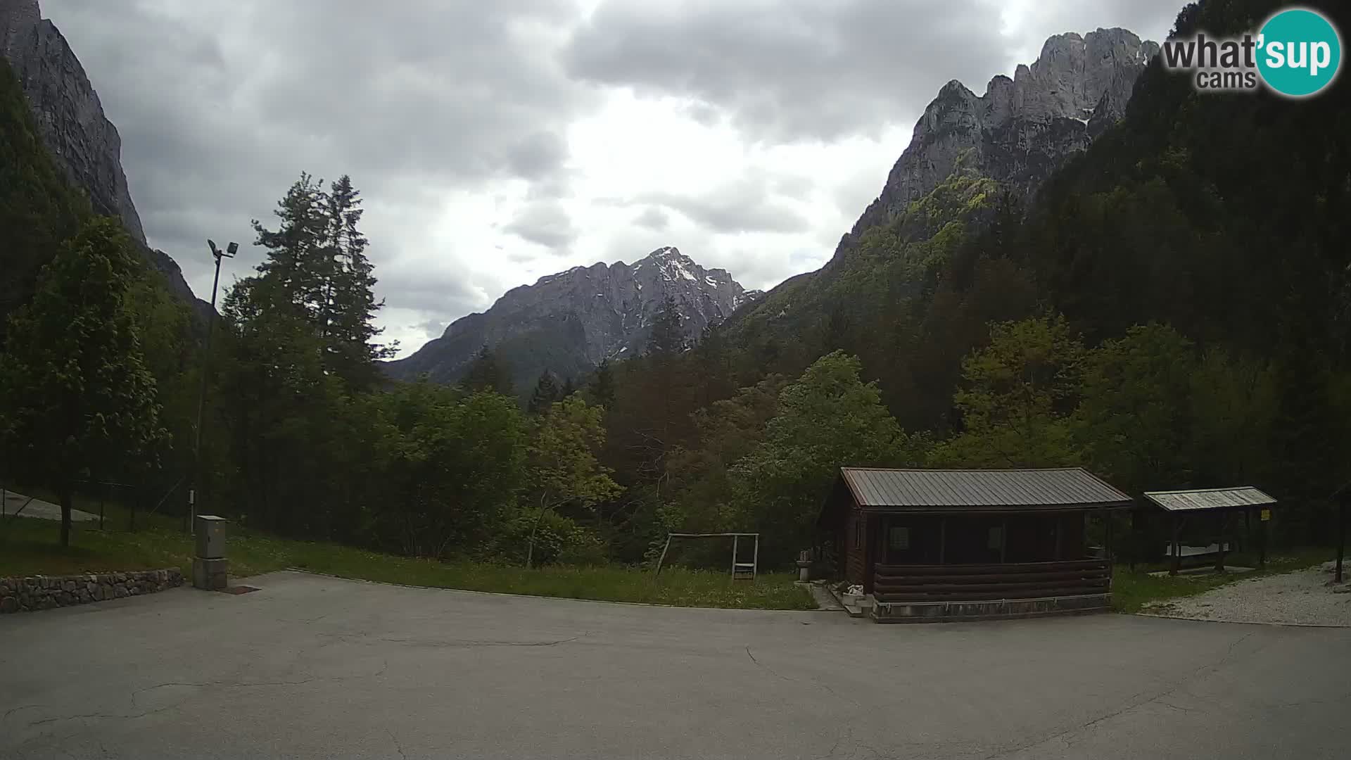 Log pod Mangartom webcam – Vista su Jerebica e Rombon – Bovec – Slovenia