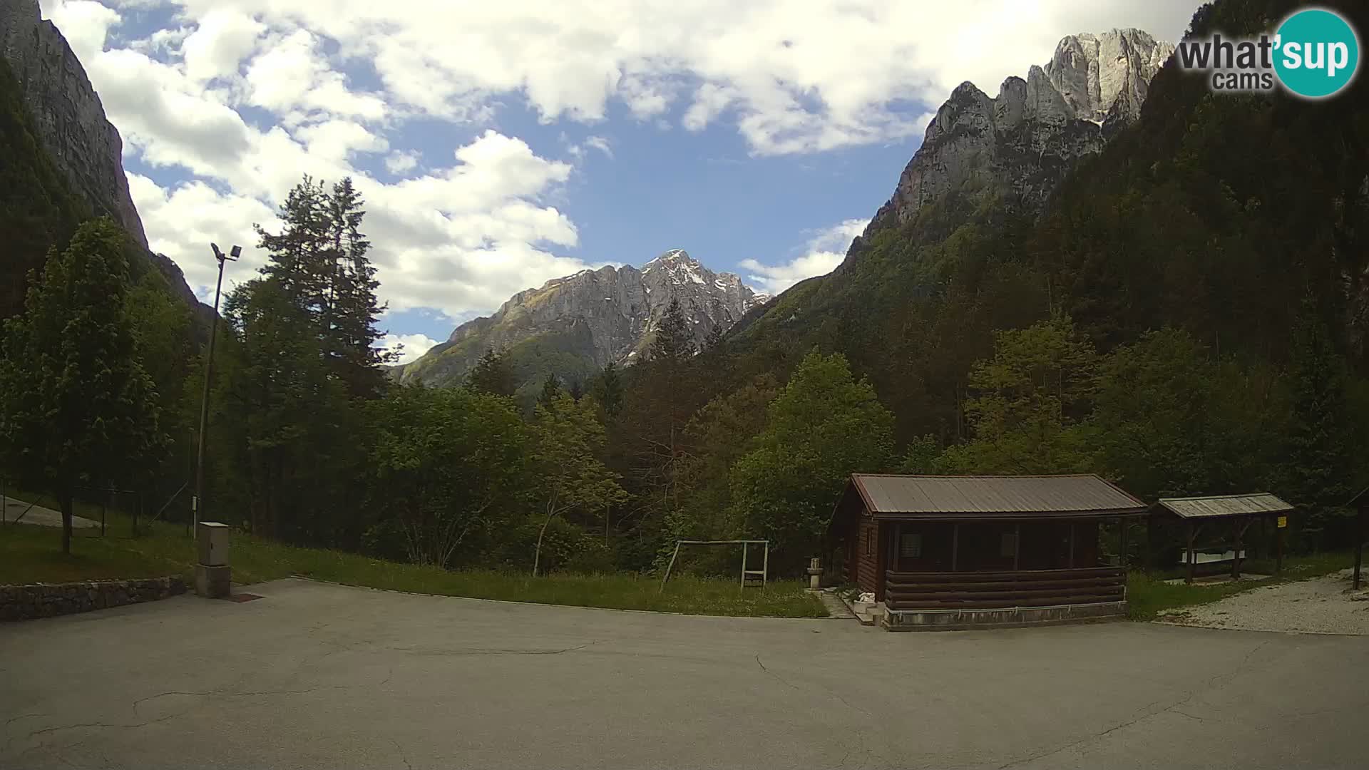 Log pod Mangartom webcam – Vista su Jerebica e Rombon – Bovec – Slovenia