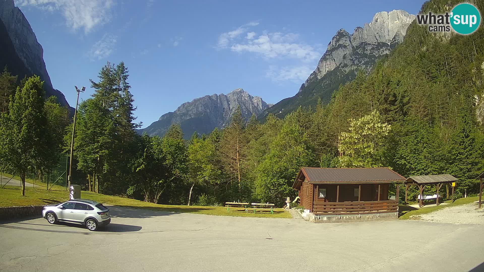 Web kamera Log pod Mangartom – Pogled na Jerebicu i Rombon – Bovec – Slovenija