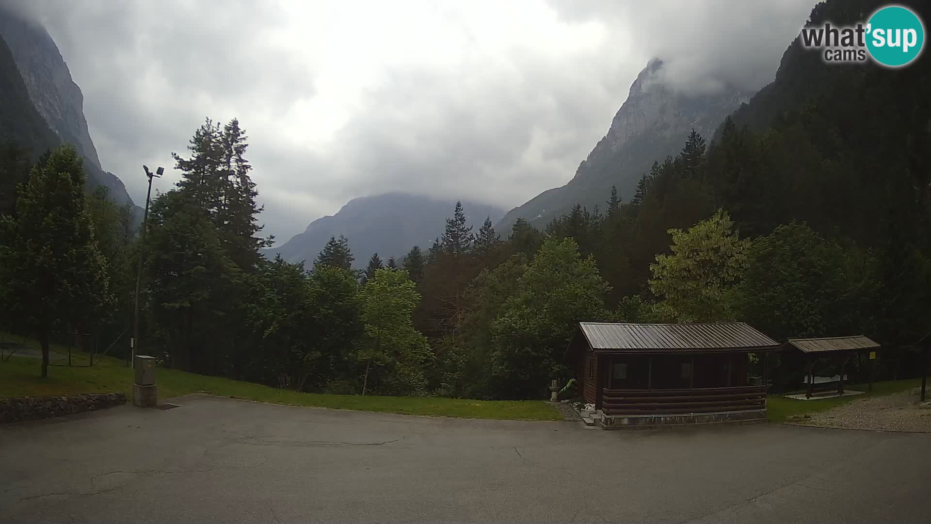 Log pod Mangartom webcam – Vista su Jerebica e Rombon – Bovec – Slovenia