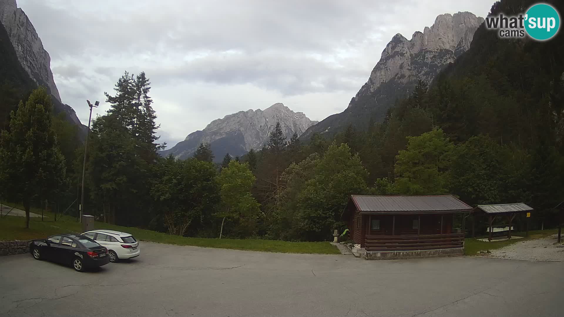 Log pod Mangartom webcam – Vista su Jerebica e Rombon – Bovec – Slovenia