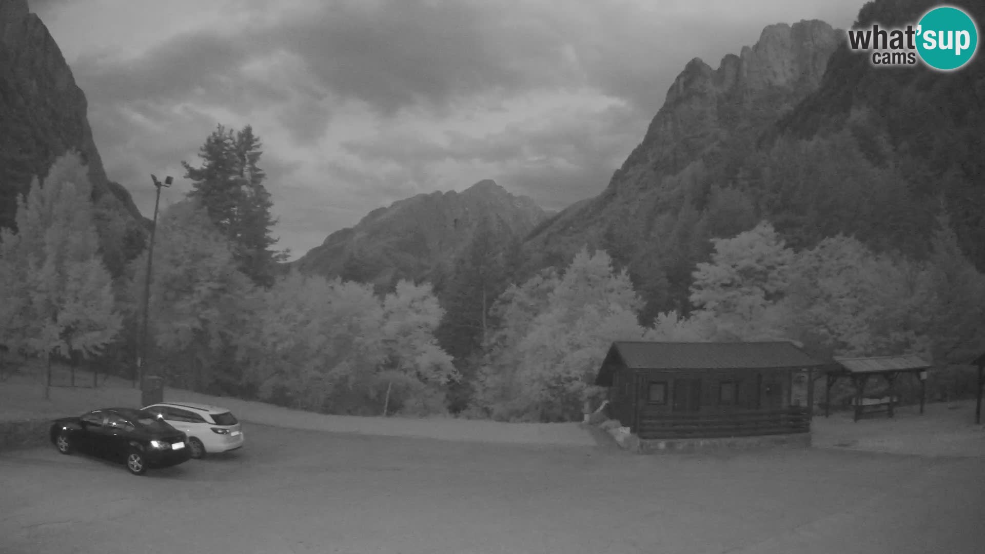 Web kamera Log pod Mangartom – Pogled na Jerebicu i Rombon – Bovec – Slovenija