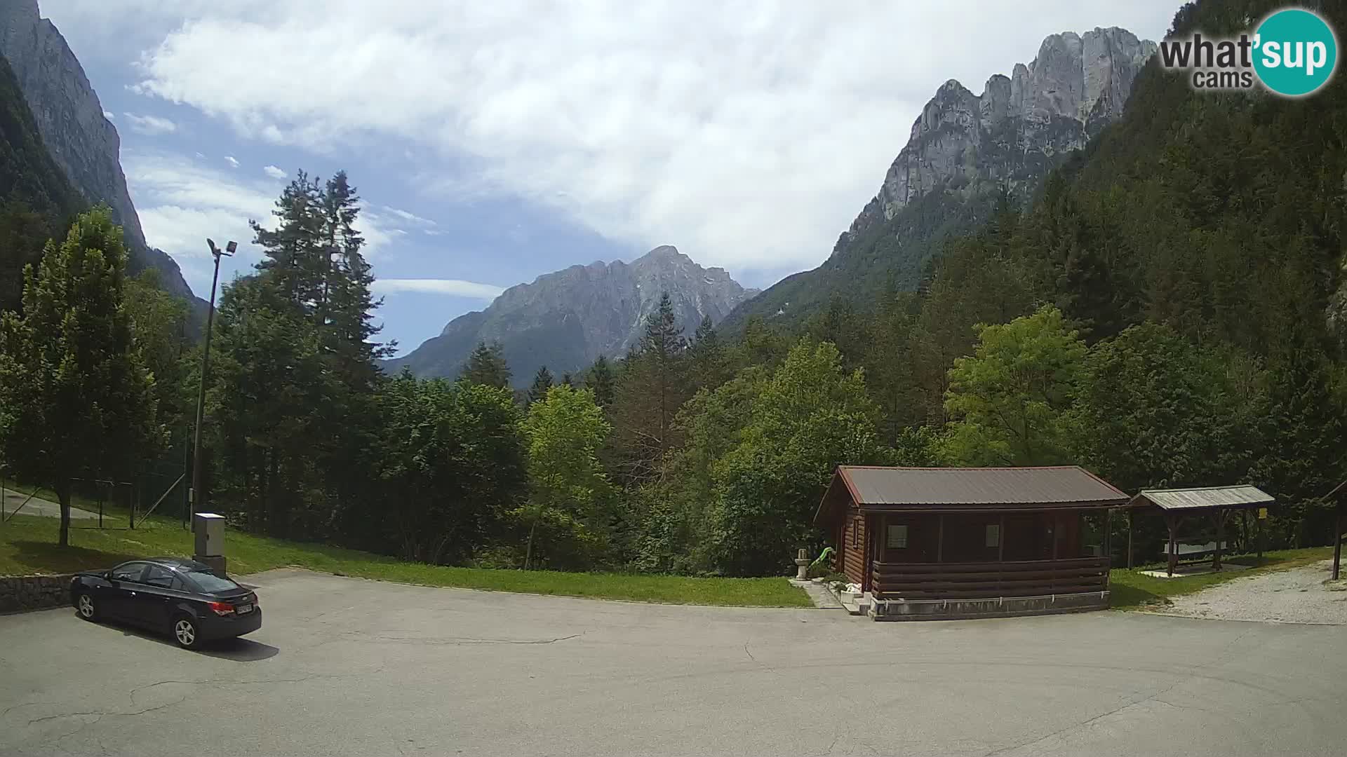 Log pod Mangartom webcam – Vista su Jerebica e Rombon – Bovec – Slovenia