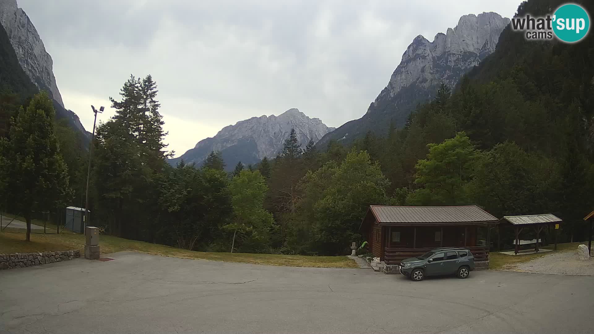 Web kamera Log pod Mangartom – Pogled na Jerebicu i Rombon – Bovec – Slovenija