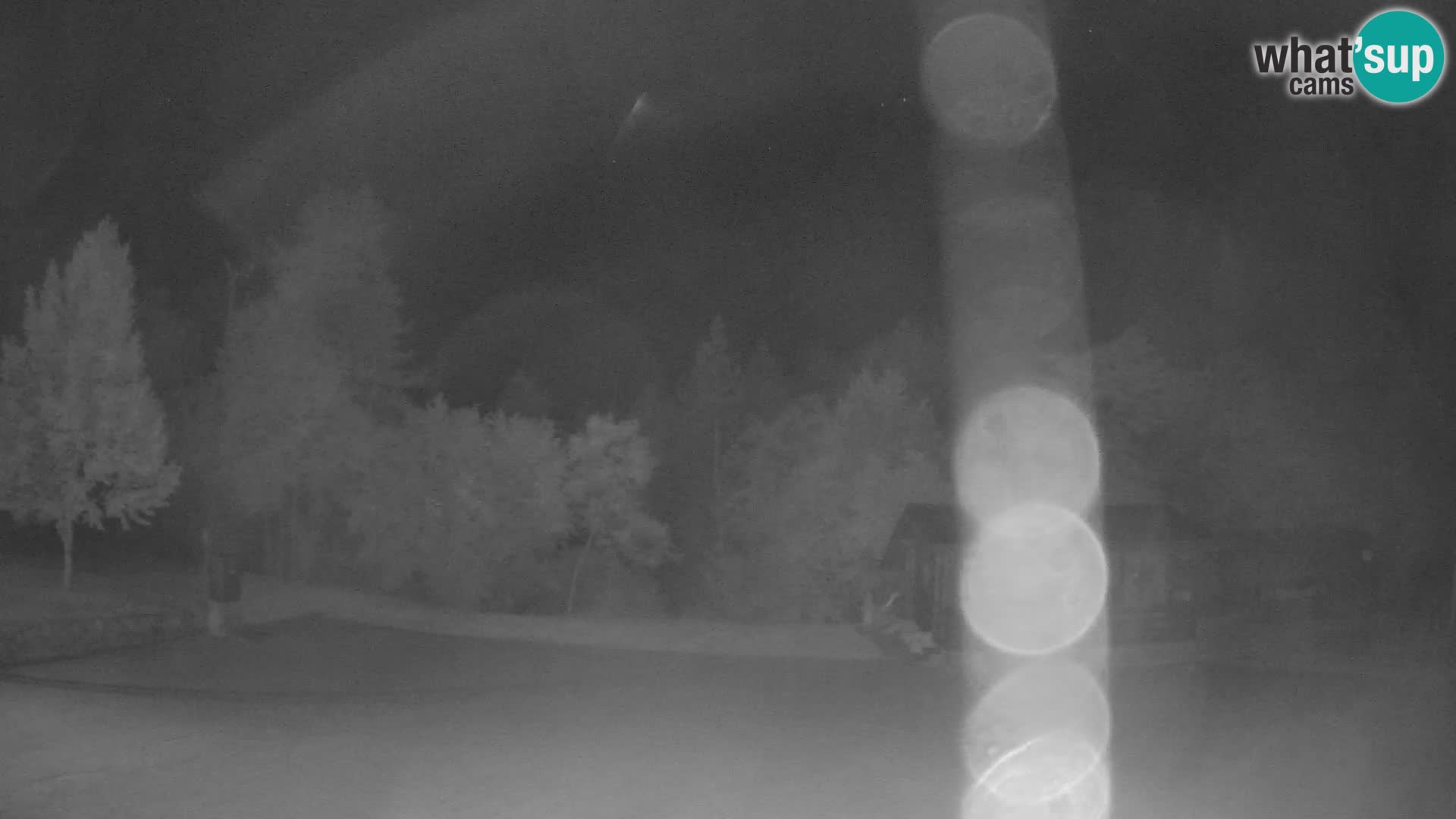 Spletna kamera Log pod Mangartom – Pogled na Jerebico in Rombon – Bovec – Slovenija