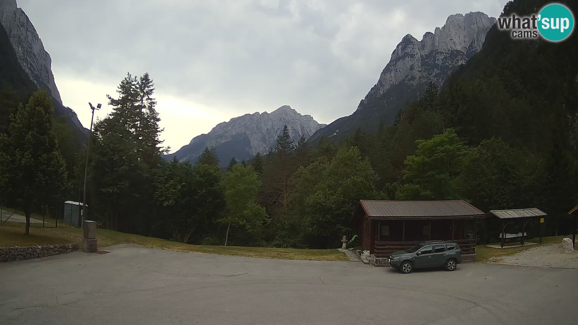 Log pod Mangartom webcam – Vista su Jerebica e Rombon – Bovec – Slovenia
