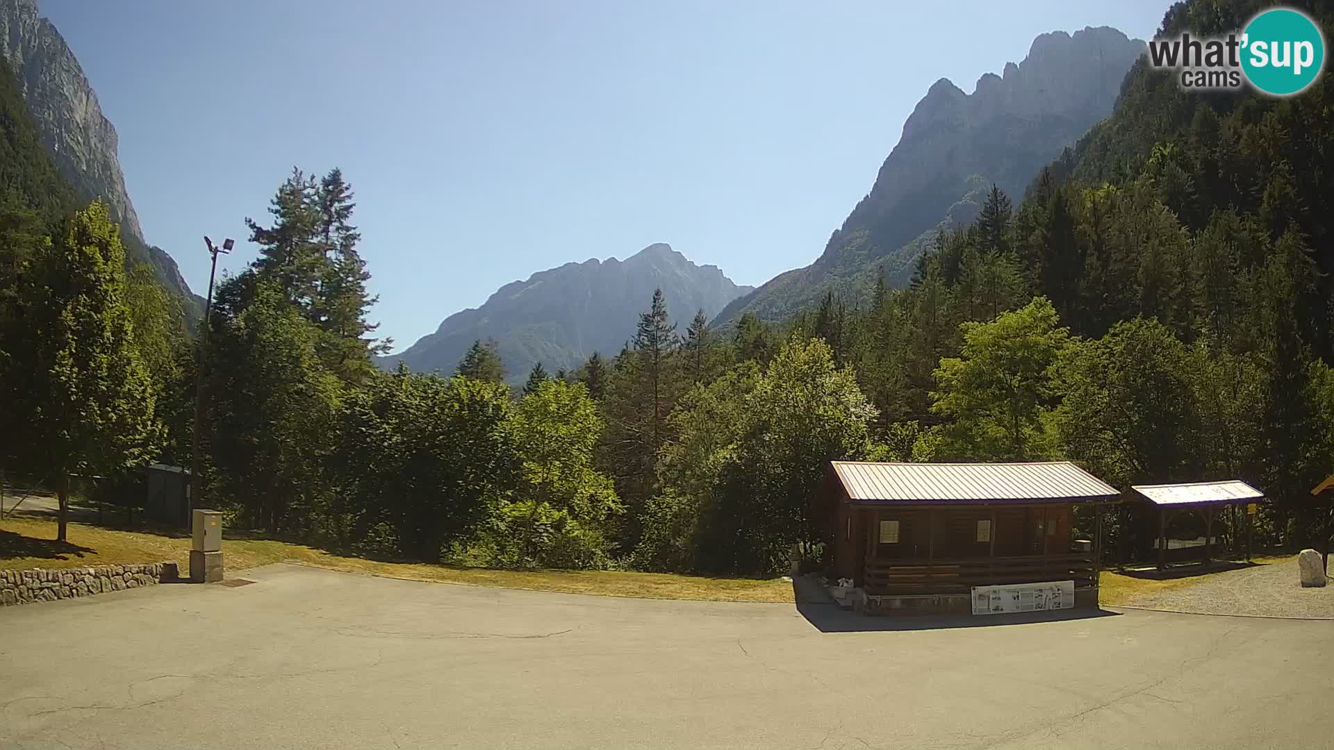Log pod Mangartom webcam – Vista su Jerebica e Rombon – Bovec – Slovenia