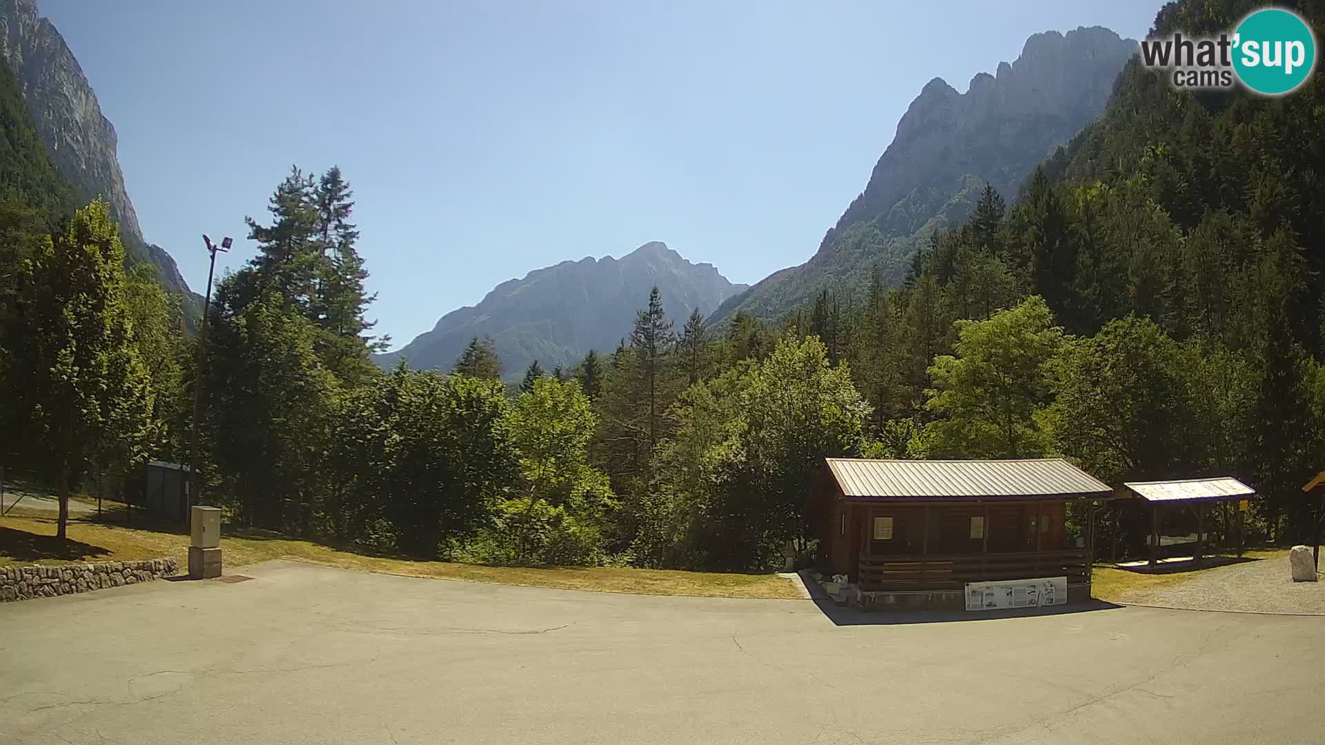 Web kamera Log pod Mangartom – Pogled na Jerebicu i Rombon – Bovec – Slovenija