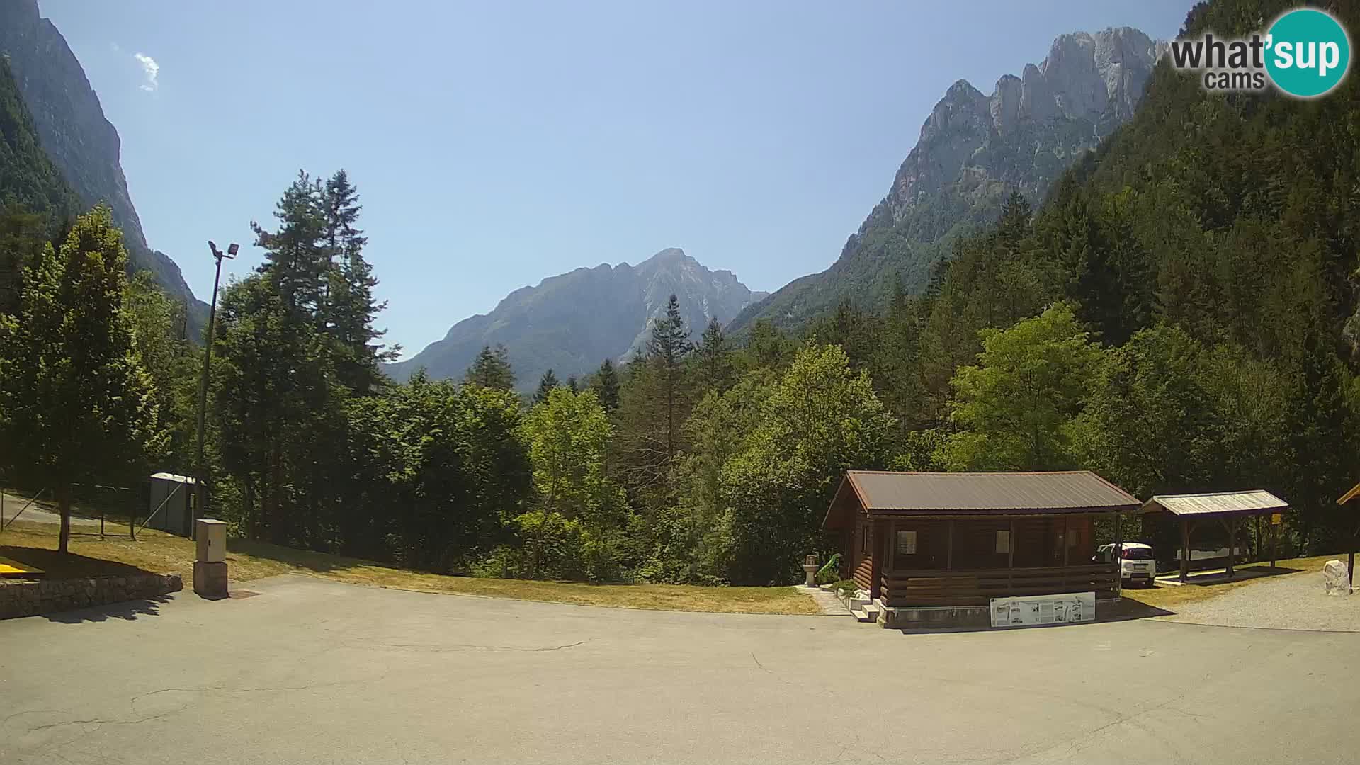 Web kamera Log pod Mangartom – Pogled na Jerebicu i Rombon – Bovec – Slovenija