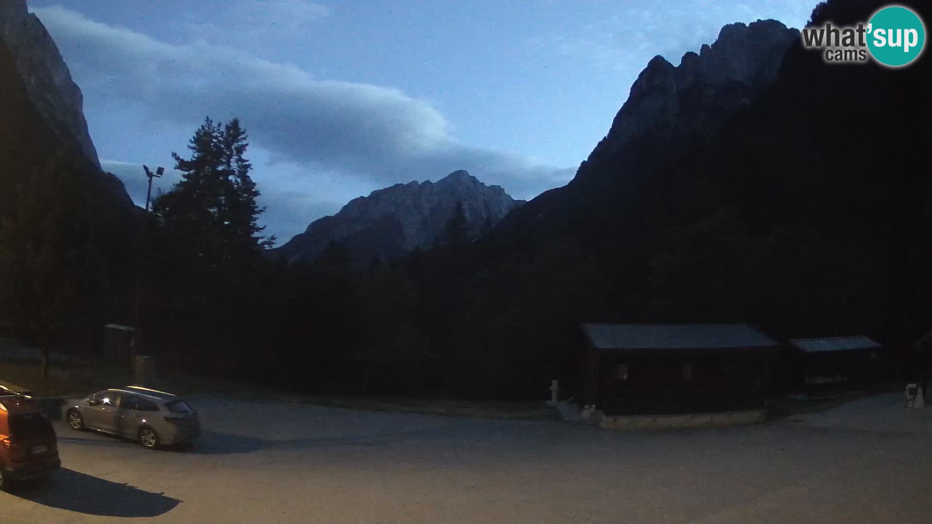 Log pod Mangartom webcam – Vista su Jerebica e Rombon – Bovec – Slovenia