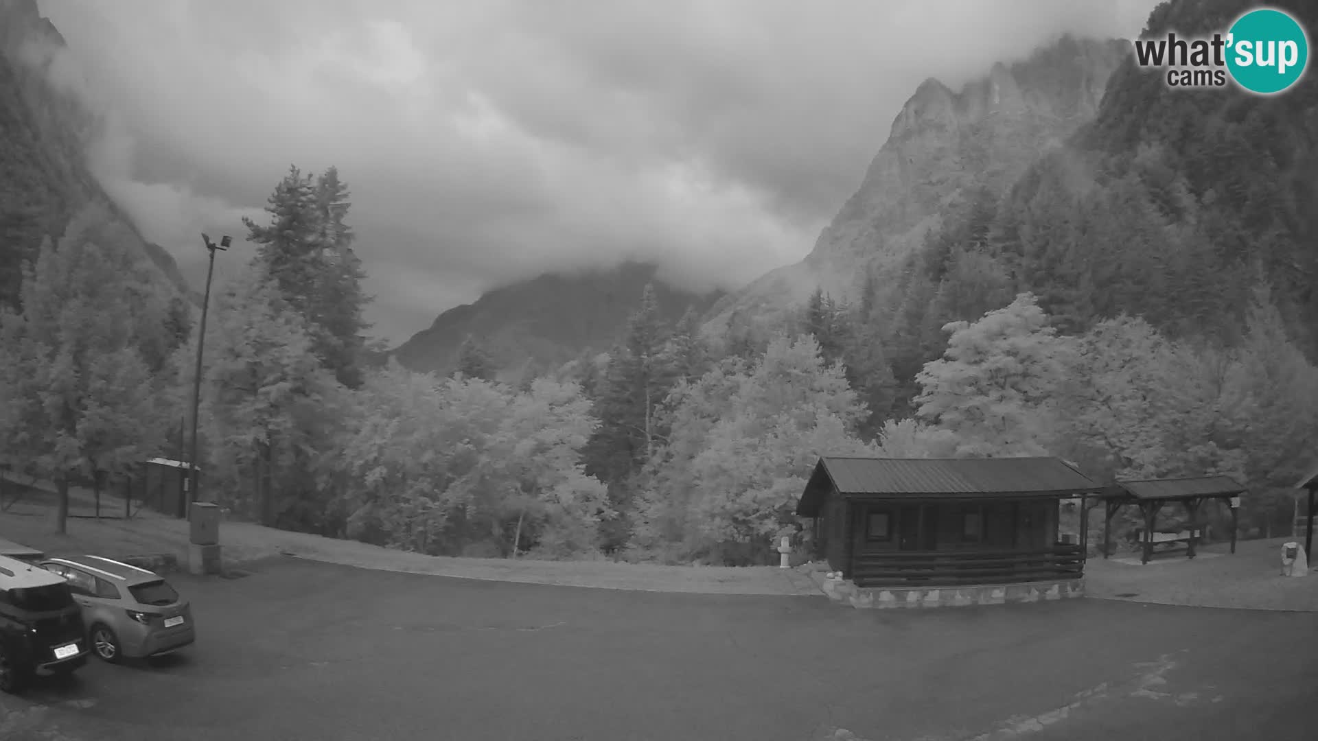 Log pod Mangartom webcam – Vista su Jerebica e Rombon – Bovec – Slovenia