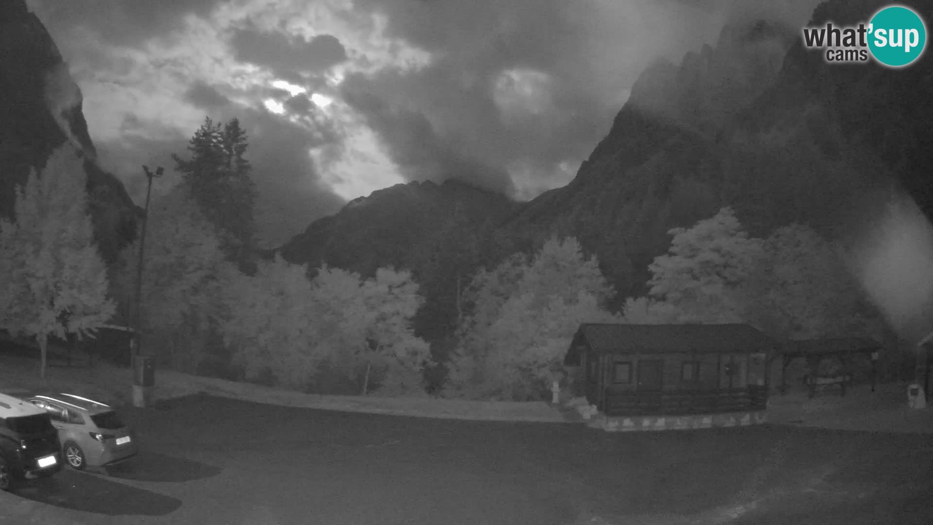 Log pod Mangartom webcam – Vista su Jerebica e Rombon – Bovec – Slovenia