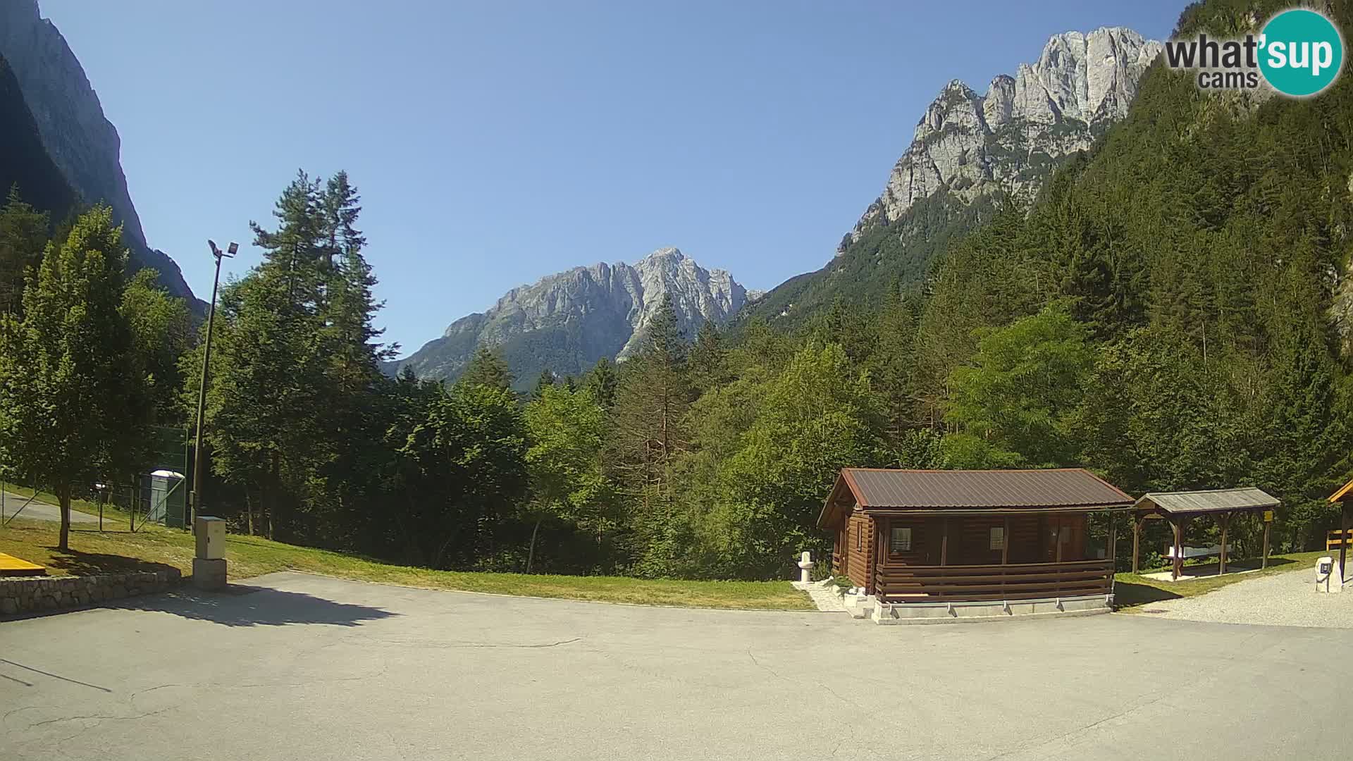 Log pod Mangartom webcam – Vista su Jerebica e Rombon – Bovec – Slovenia