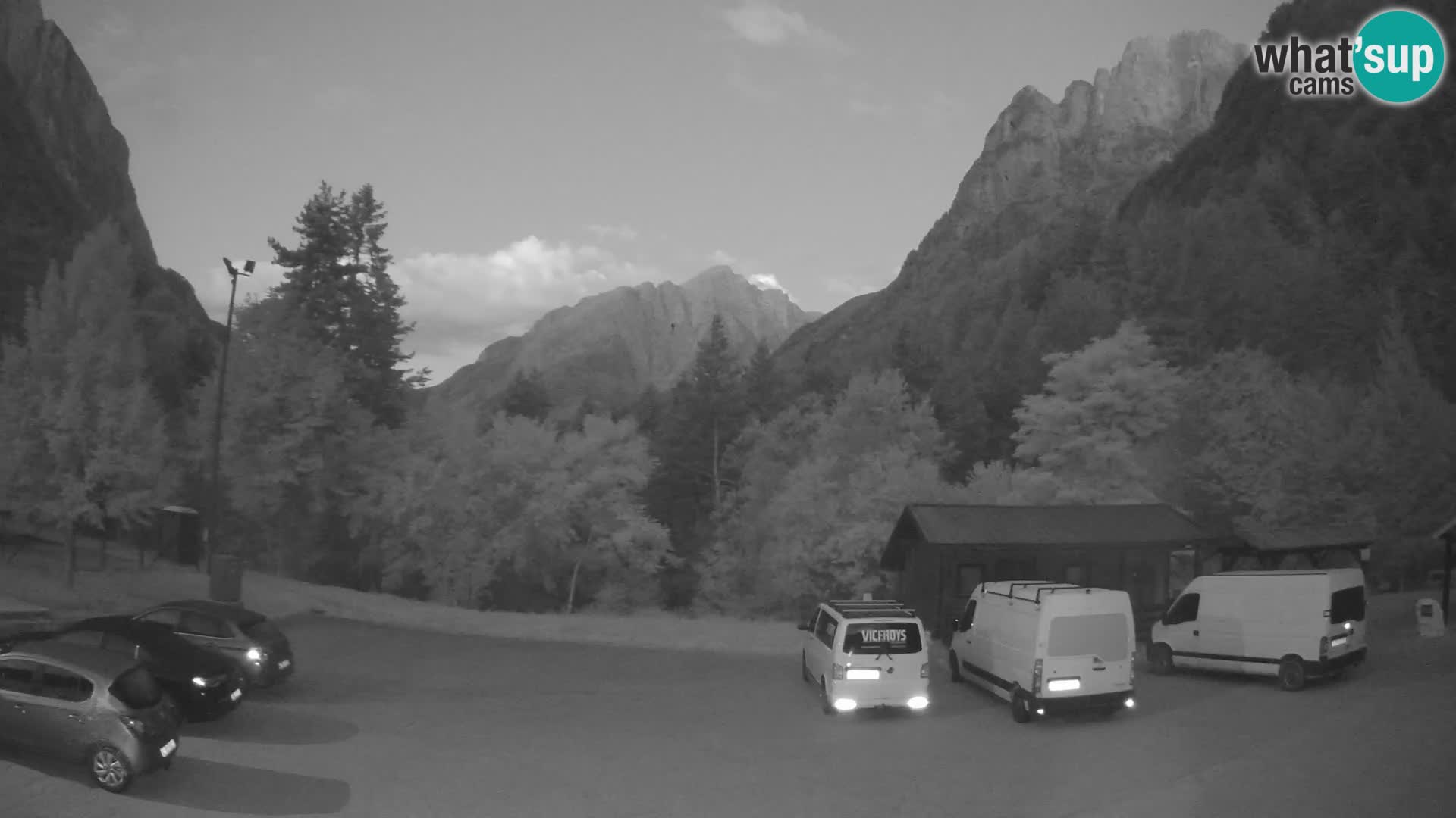 Log pod Mangartom webcam – Vista su Jerebica e Rombon – Bovec – Slovenia