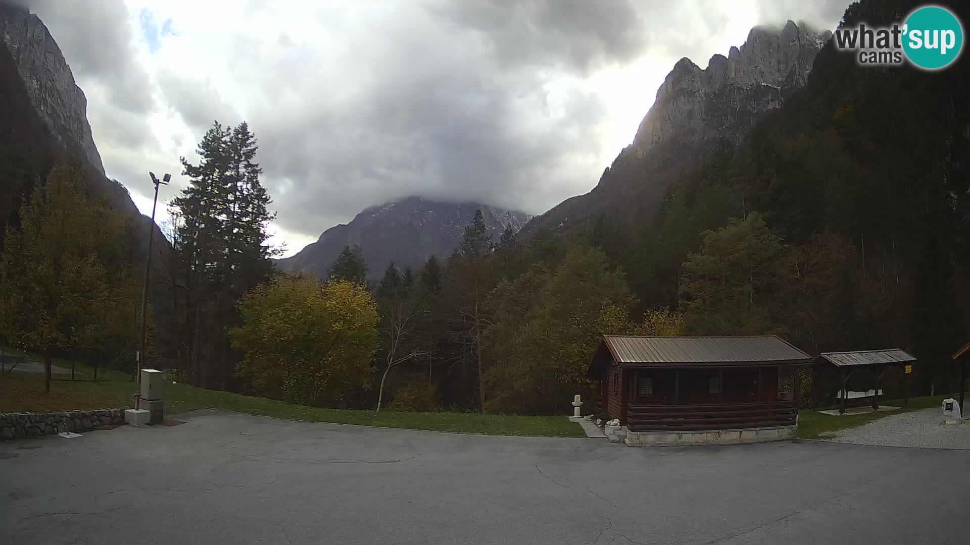 Web kamera Log pod Mangartom – Pogled na Jerebicu i Rombon – Bovec – Slovenija