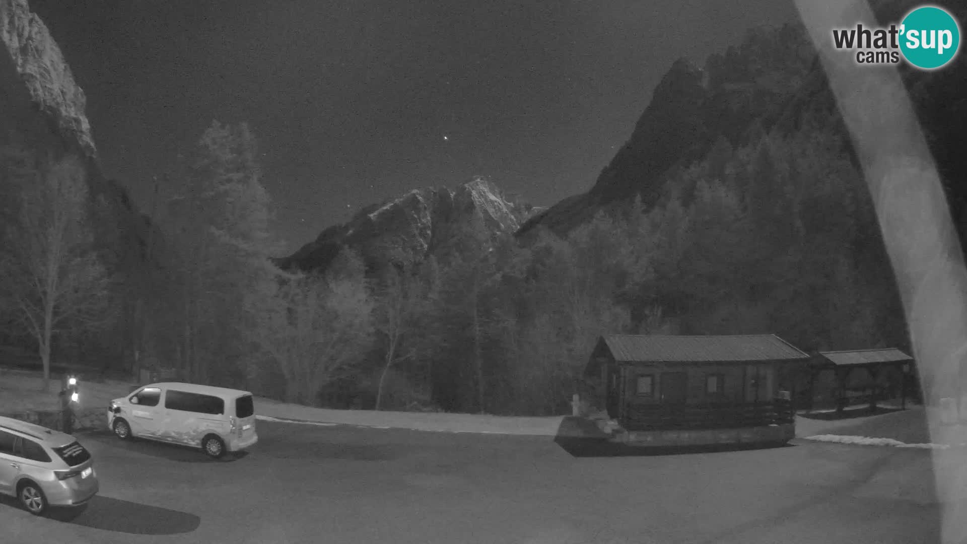 Web kamera Log pod Mangartom – Pogled na Jerebicu i Rombon – Bovec – Slovenija