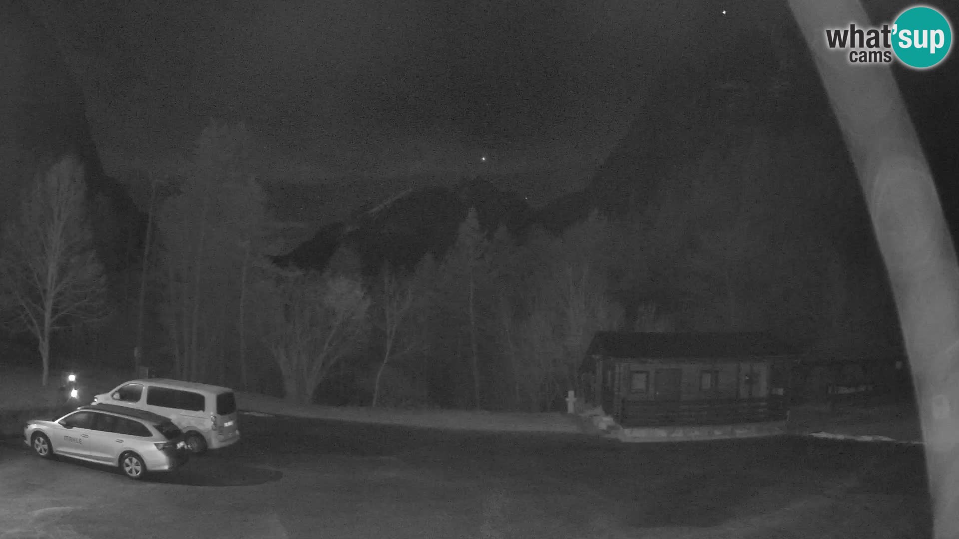 Web kamera Log pod Mangartom – Pogled na Jerebicu i Rombon – Bovec – Slovenija