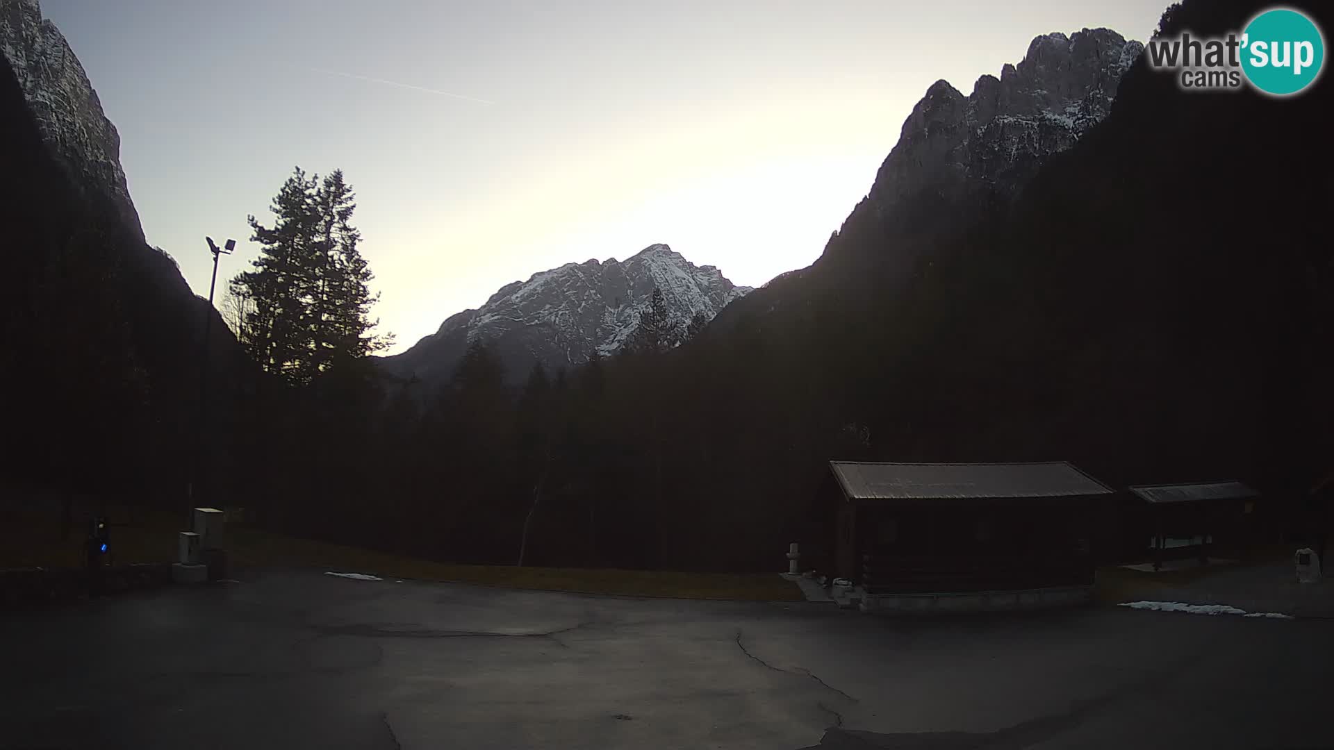 Log pod Mangartom webcam – Vista su Jerebica e Rombon – Bovec – Slovenia
