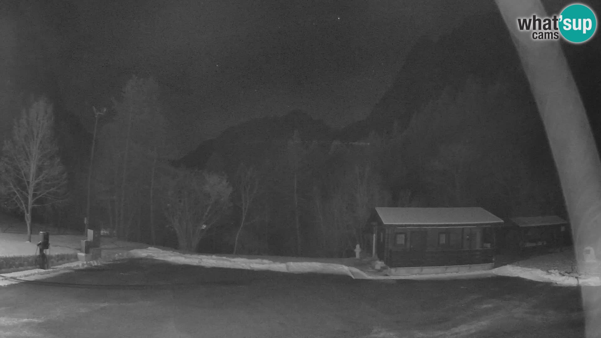 Web kamera Log pod Mangartom – Pogled na Jerebicu i Rombon – Bovec – Slovenija