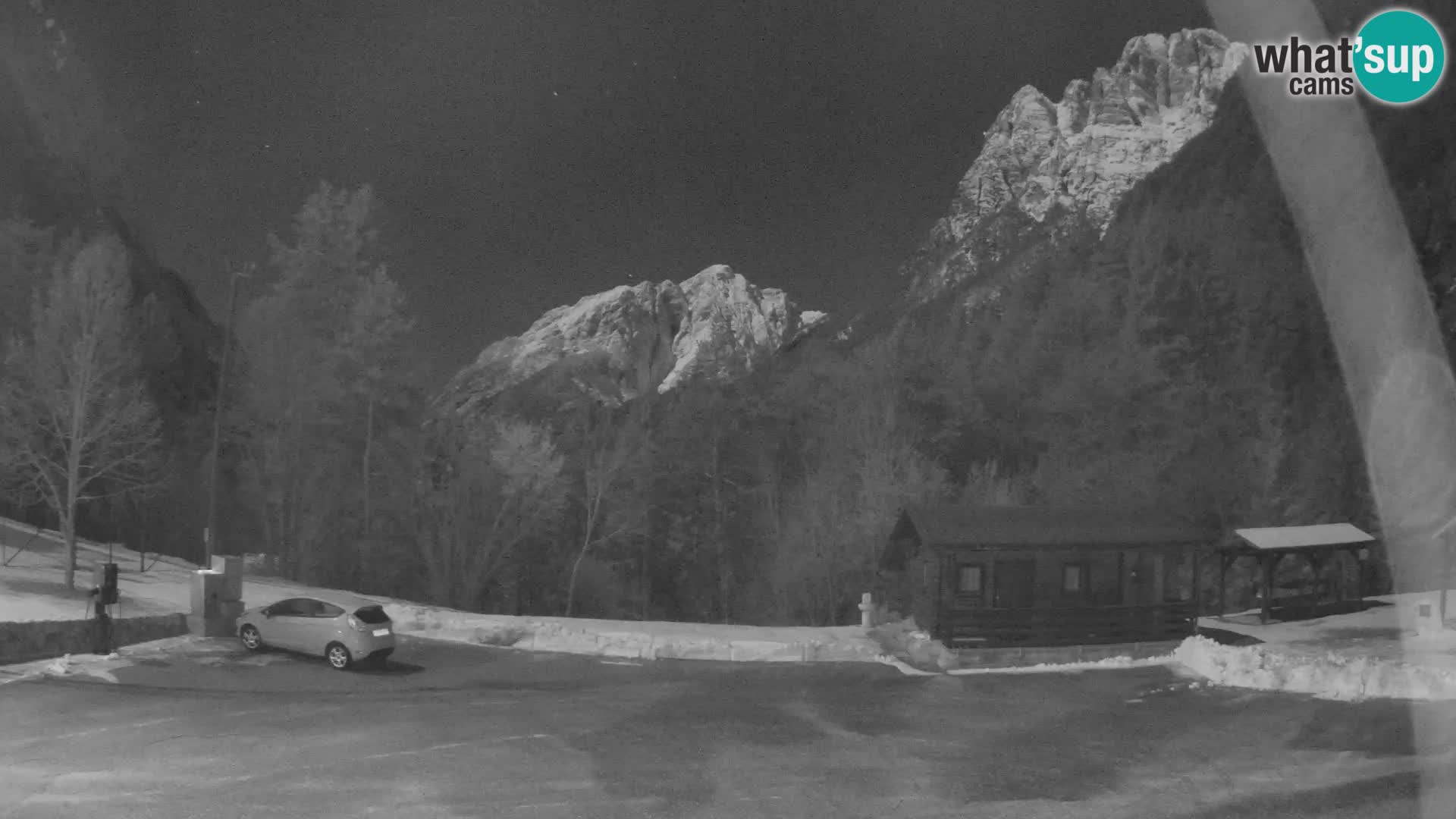 Log pod Mangartom webcam – Vista su Jerebica e Rombon – Bovec – Slovenia