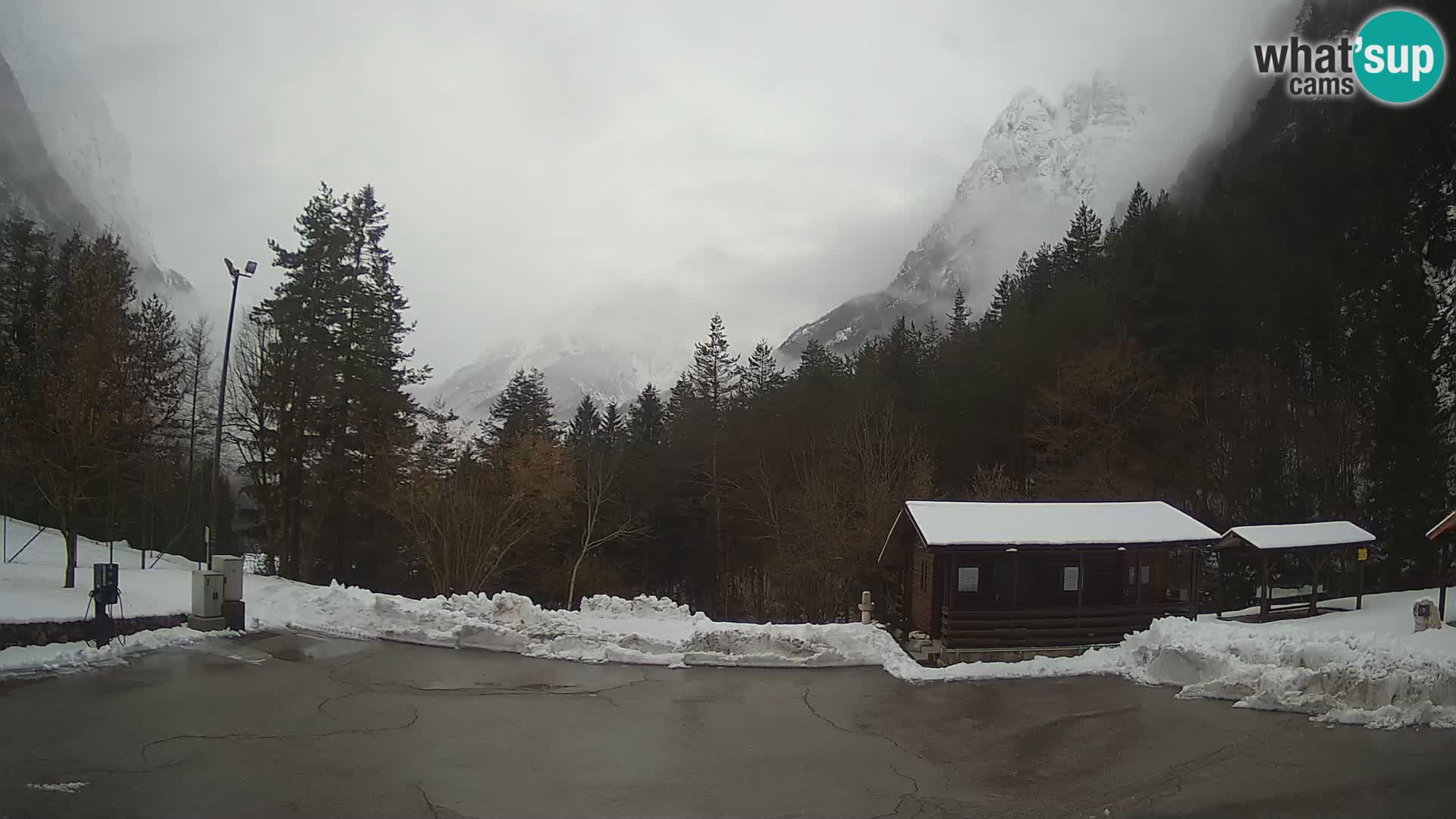 Log pod Mangartom webcam – Vista su Jerebica e Rombon – Bovec – Slovenia