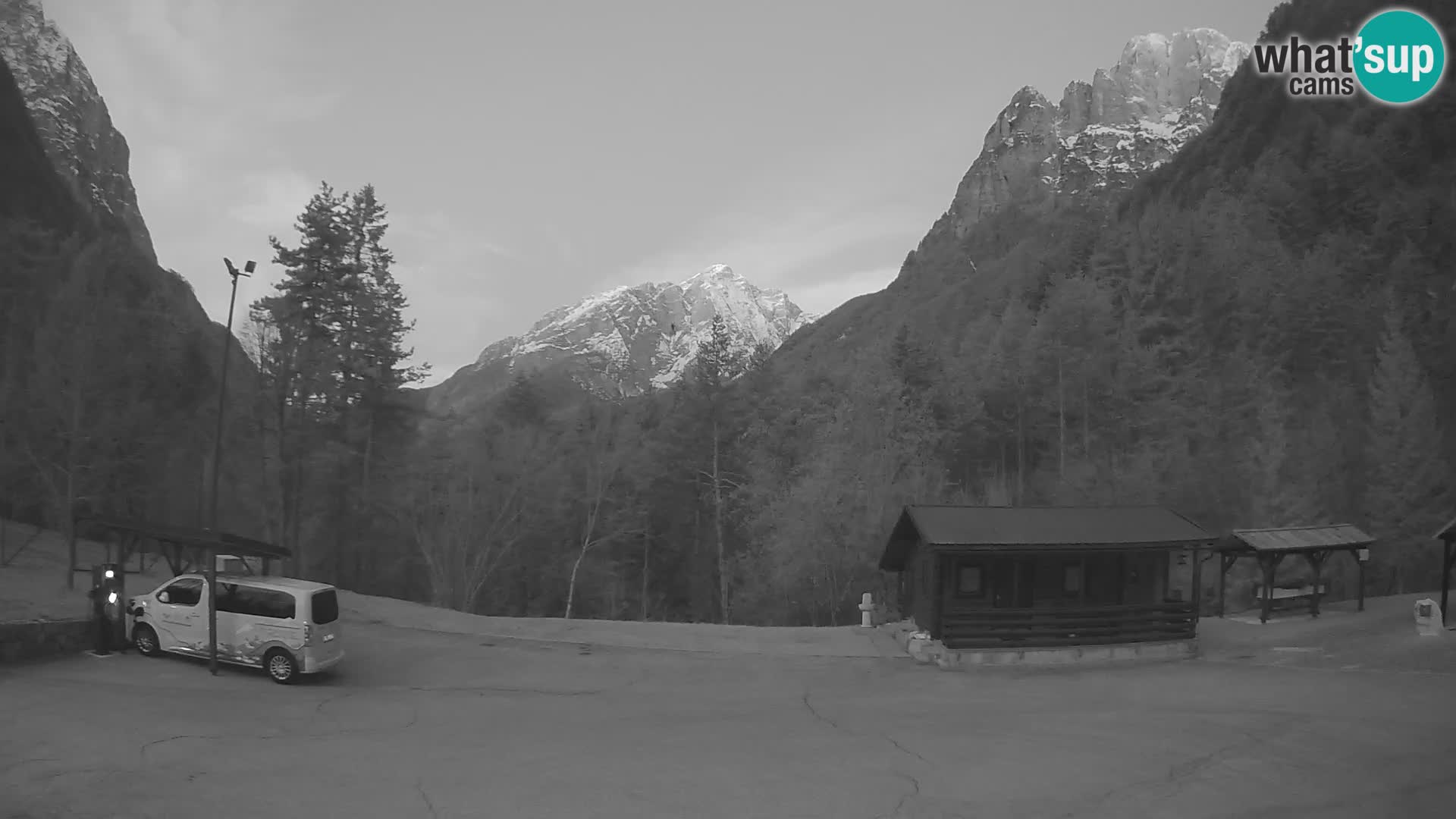 Log pod Mangartom webcam – Vista su Jerebica e Rombon – Bovec – Slovenia