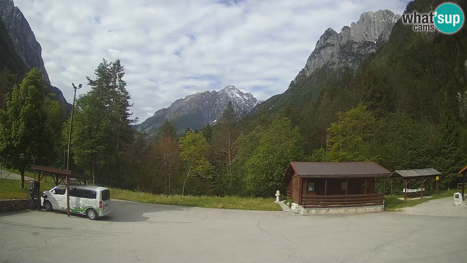 Web kamera Log pod Mangartom – Pogled na Jerebicu i Rombon – Bovec – Slovenija