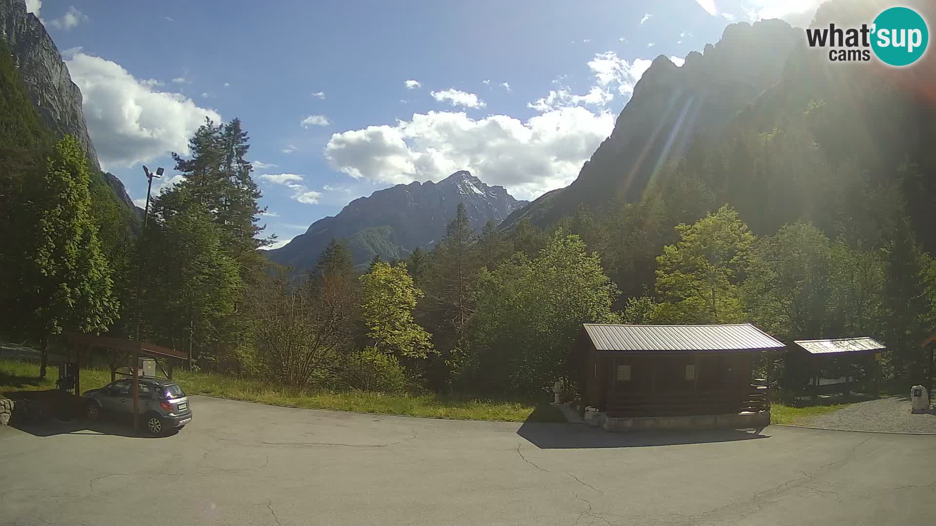 Web kamera Log pod Mangartom – Pogled na Jerebicu i Rombon – Bovec – Slovenija