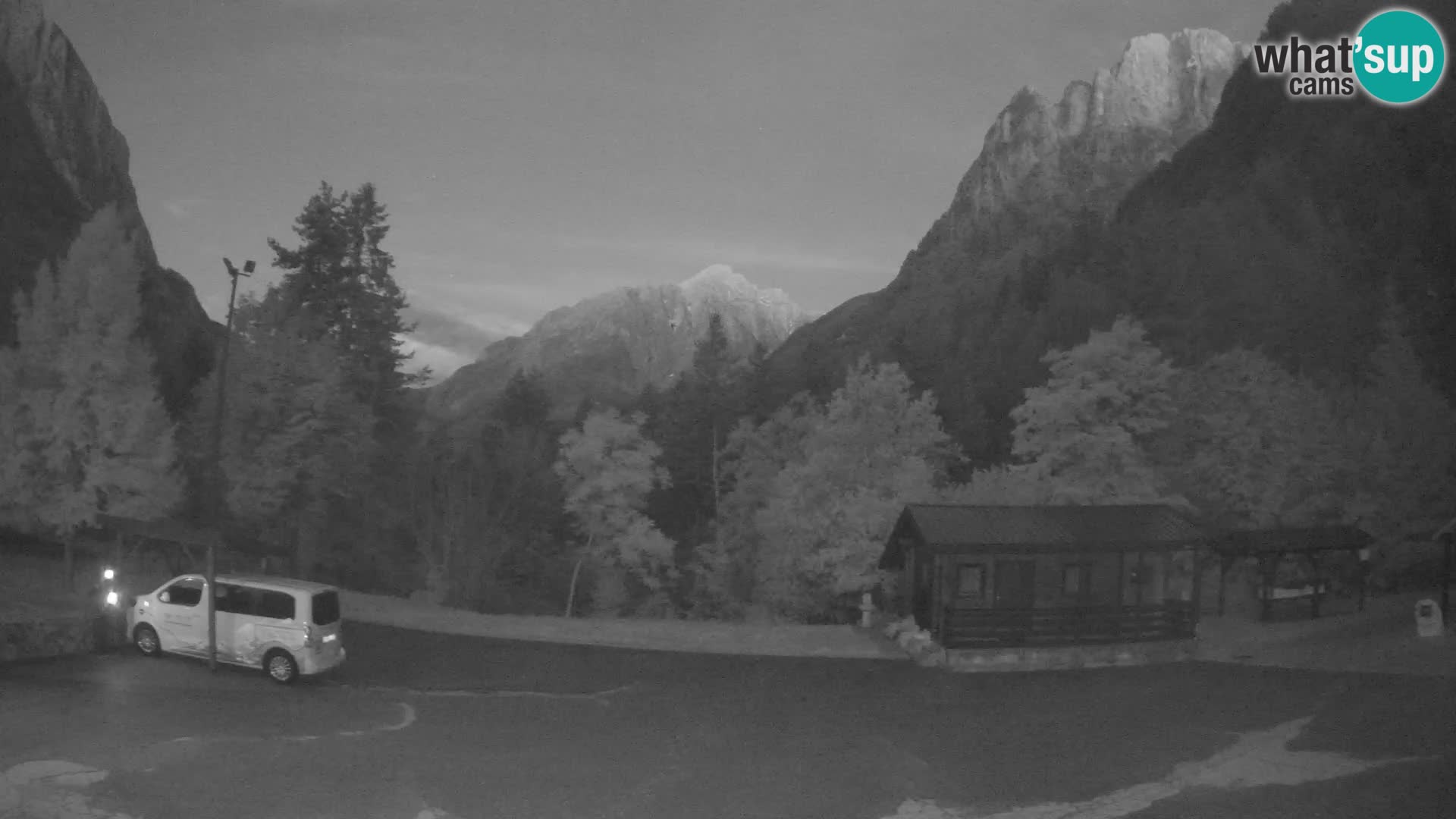 Log pod Mangartom webcam – Vista su Jerebica e Rombon – Bovec – Slovenia