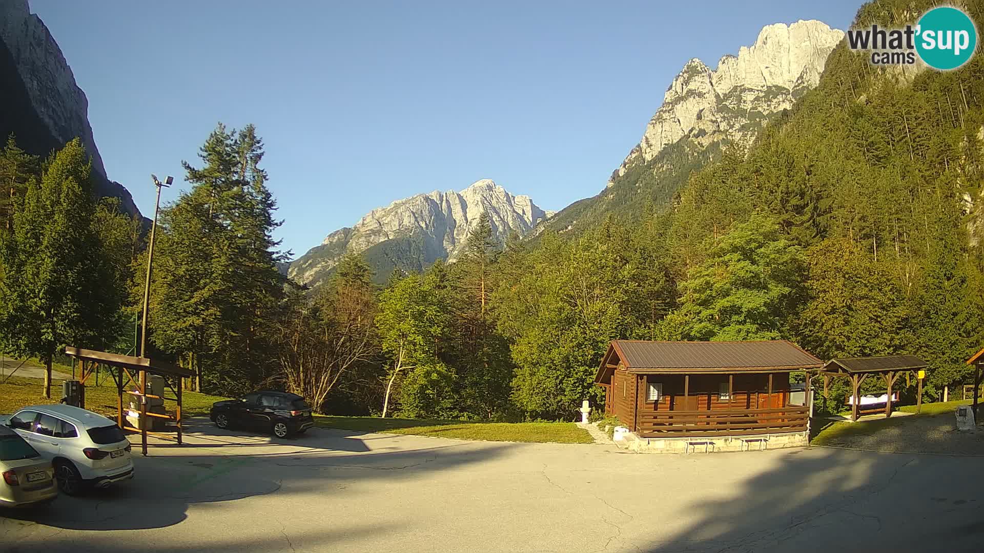 Log pod Mangartom webcam – Vista su Jerebica e Rombon – Bovec – Slovenia