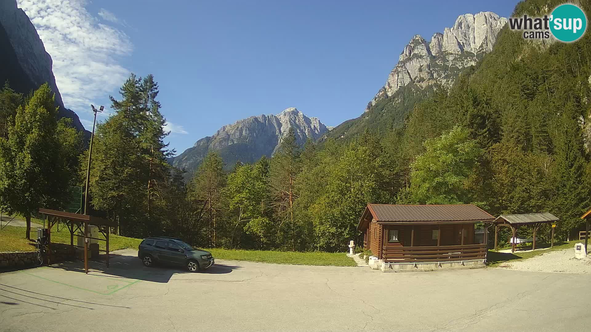 Web kamera Log pod Mangartom – Pogled na Jerebicu i Rombon – Bovec – Slovenija