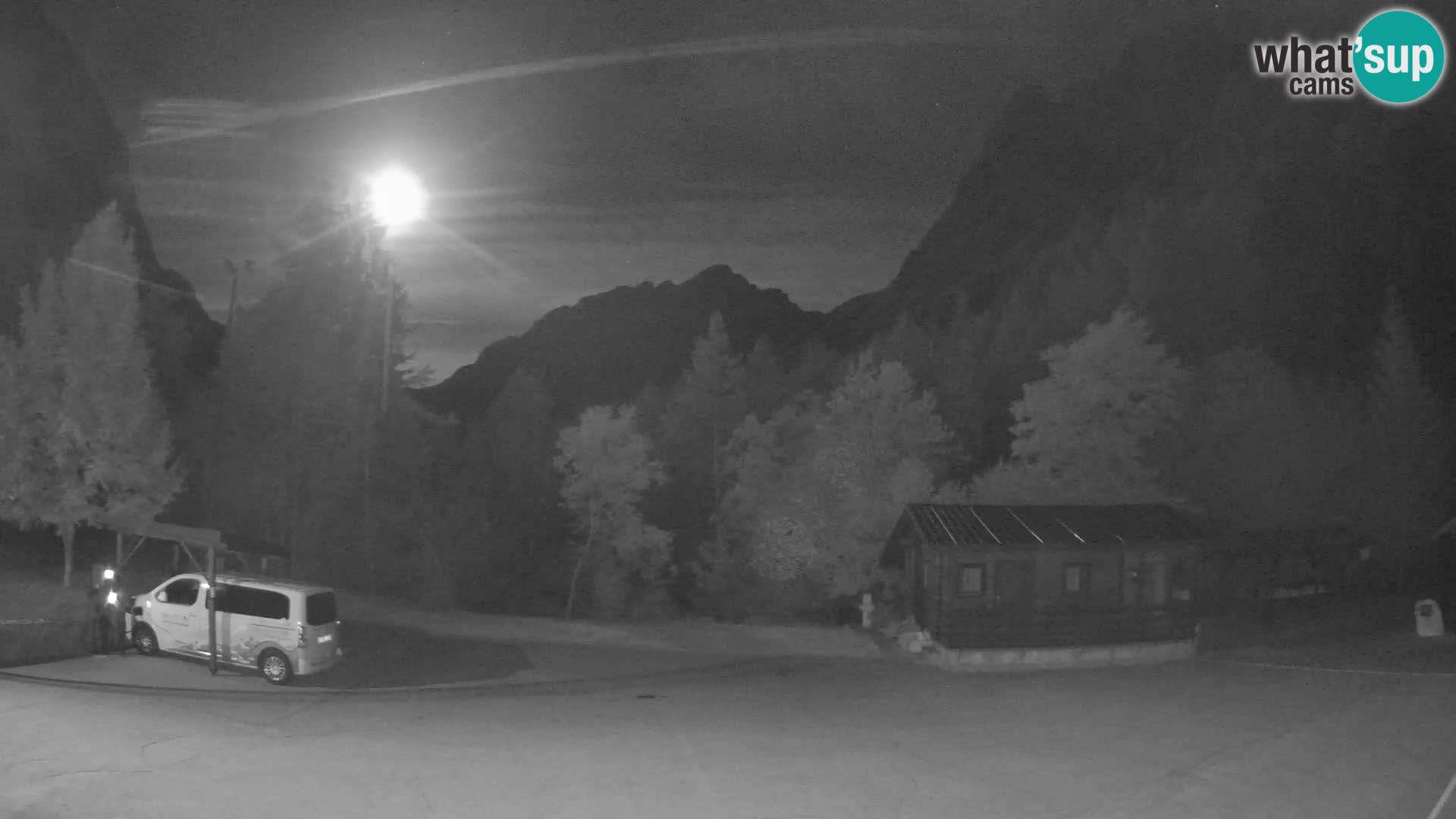 Web kamera Log pod Mangartom – Pogled na Jerebicu i Rombon – Bovec – Slovenija