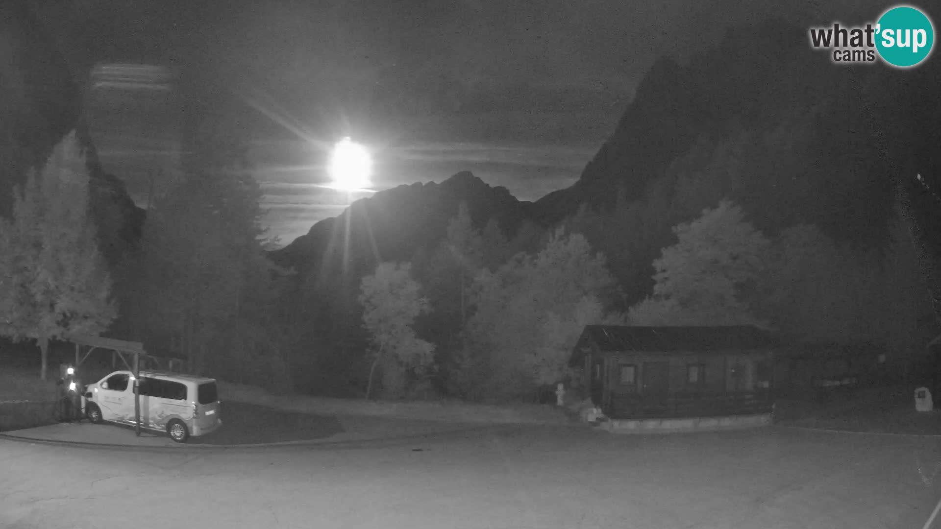 Log pod Mangartom webcam – Vista su Jerebica e Rombon – Bovec – Slovenia