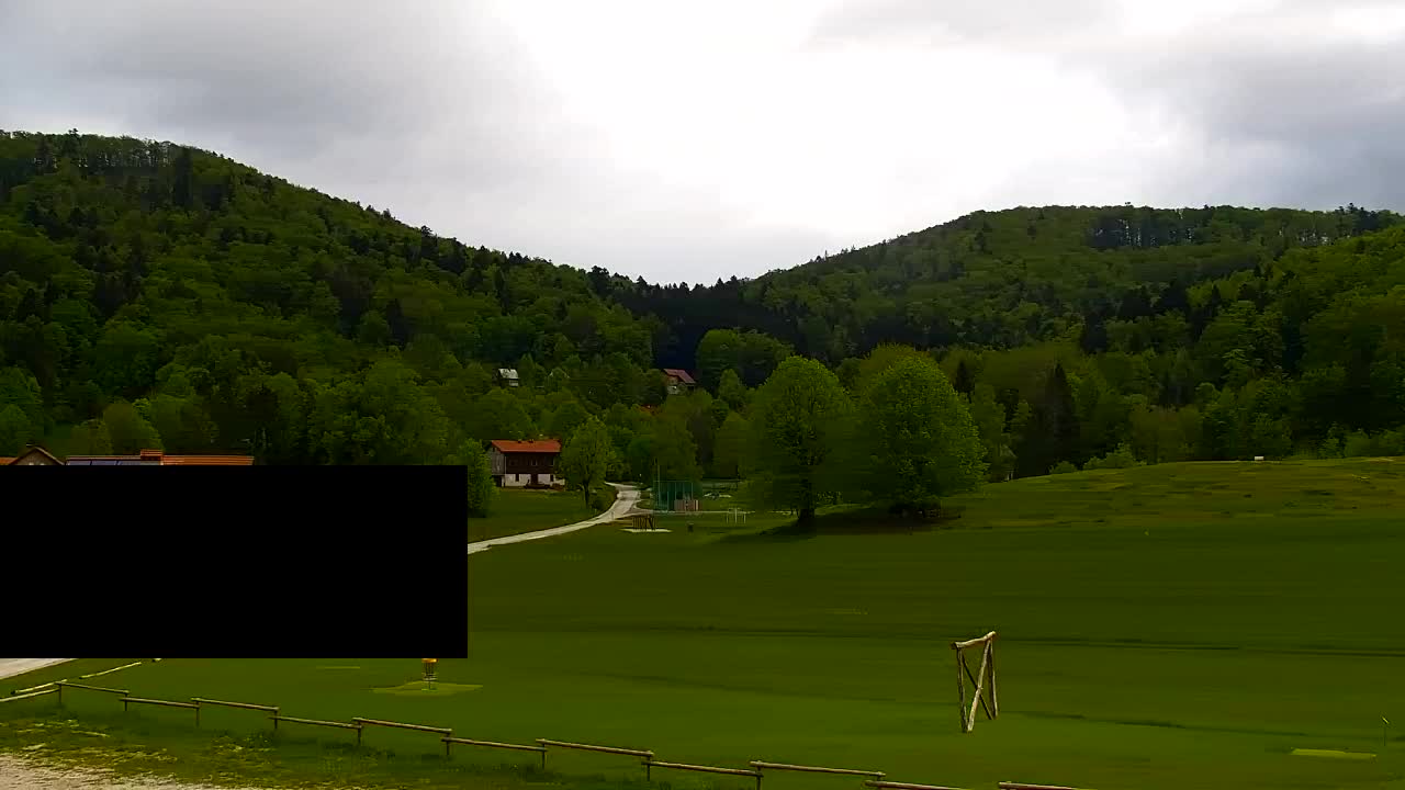 Camera en vivo Lokve – La belleza del bosque de Trnovo