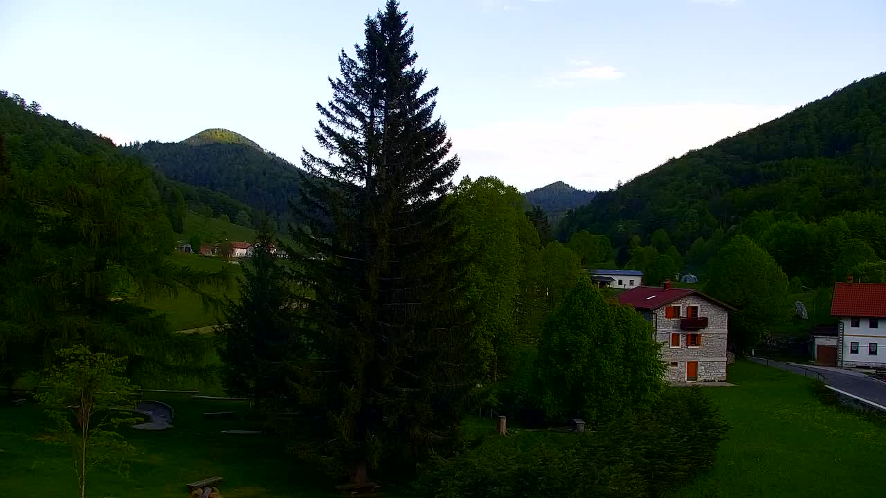 Camera en vivo Lokve – La belleza del bosque de Trnovo