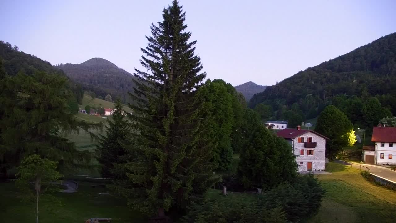 Camera en vivo Lokve – La belleza del bosque de Trnovo