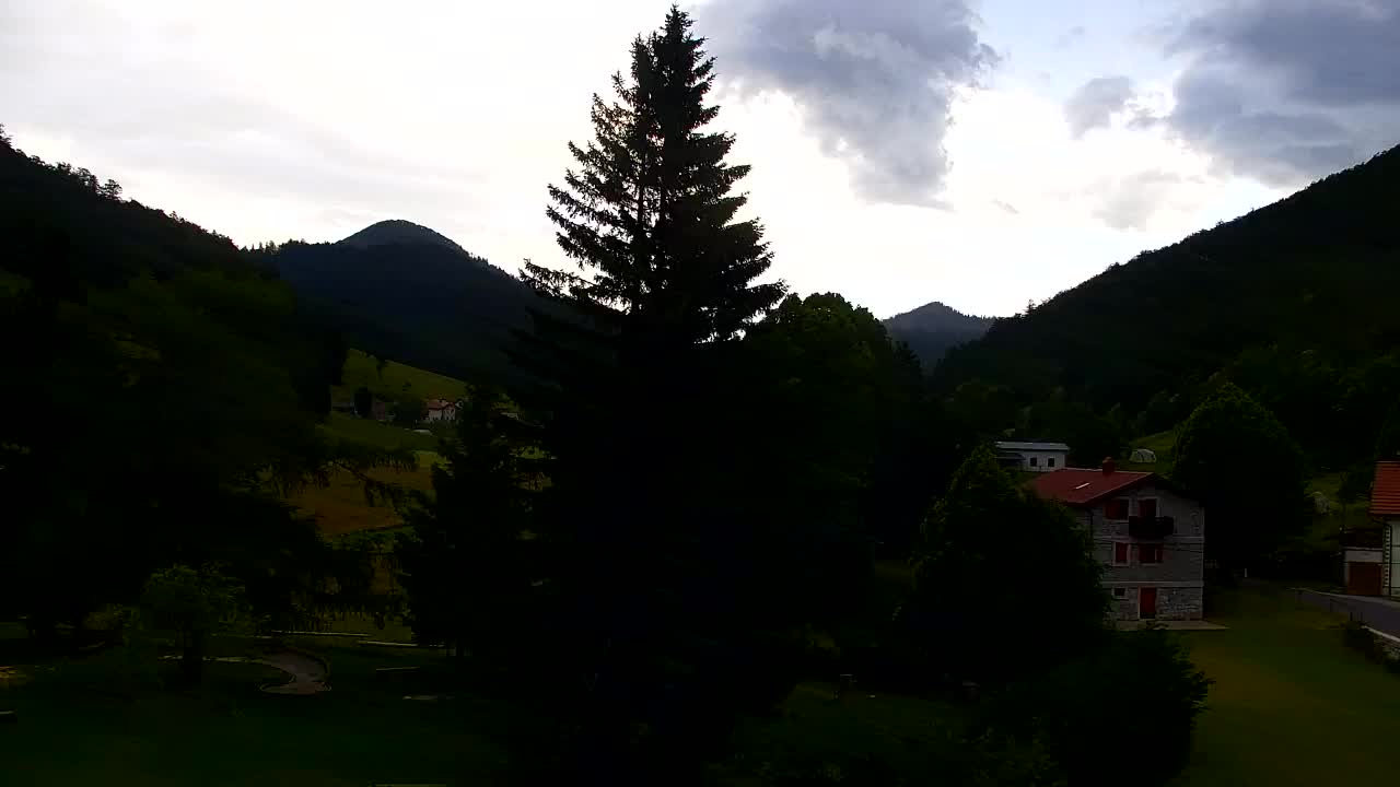 Camera en vivo Lokve – La belleza del bosque de Trnovo