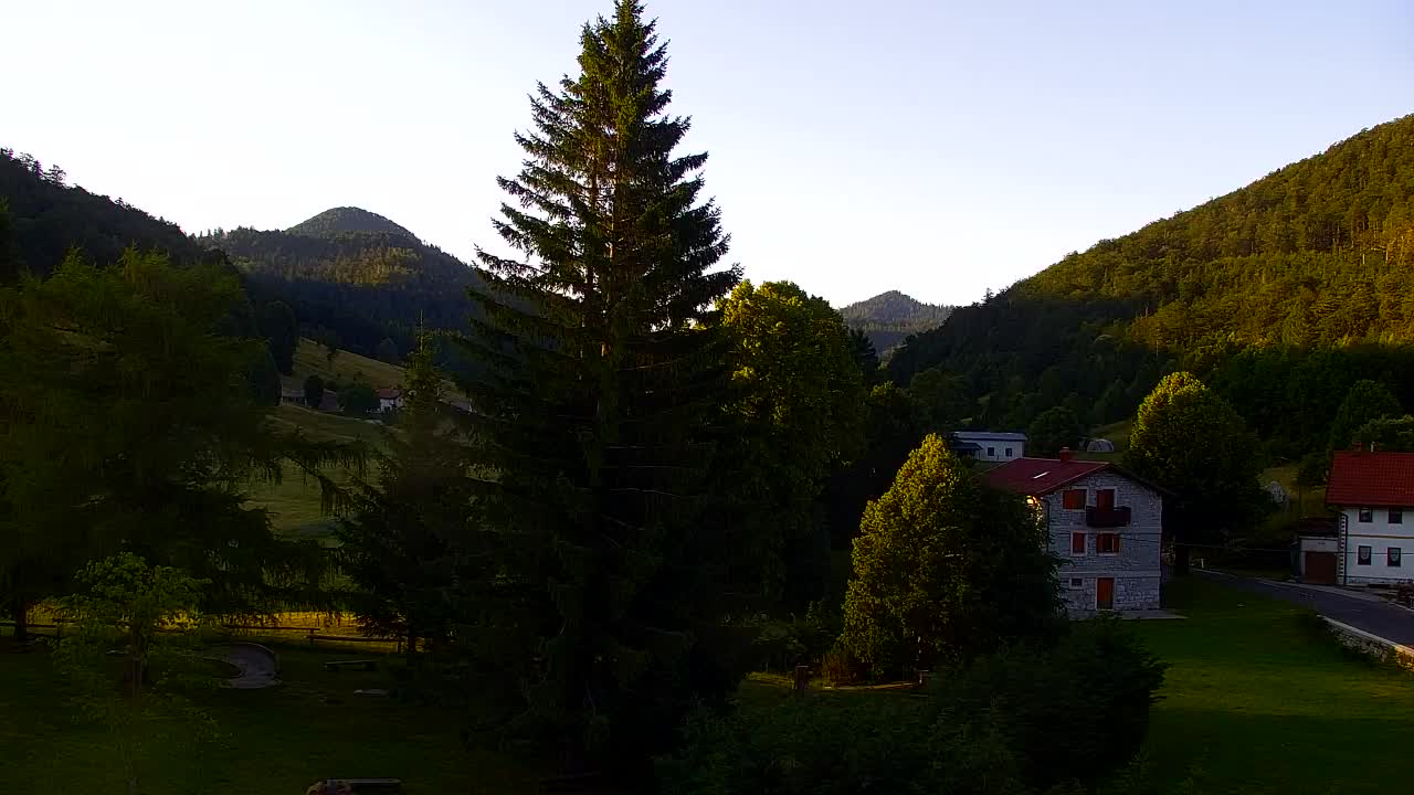Camera en vivo Lokve – La belleza del bosque de Trnovo